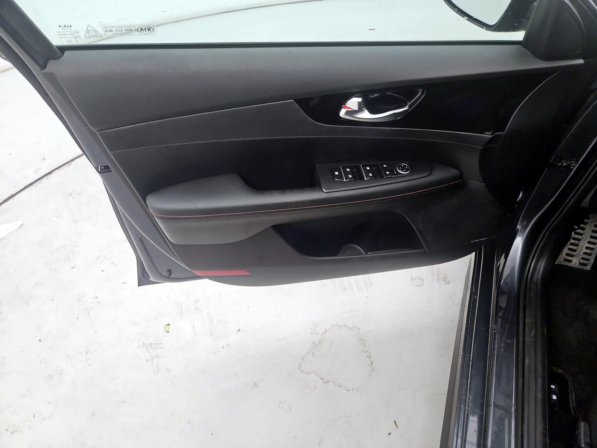 Thumbnail: 2021 Kia Forte - 12