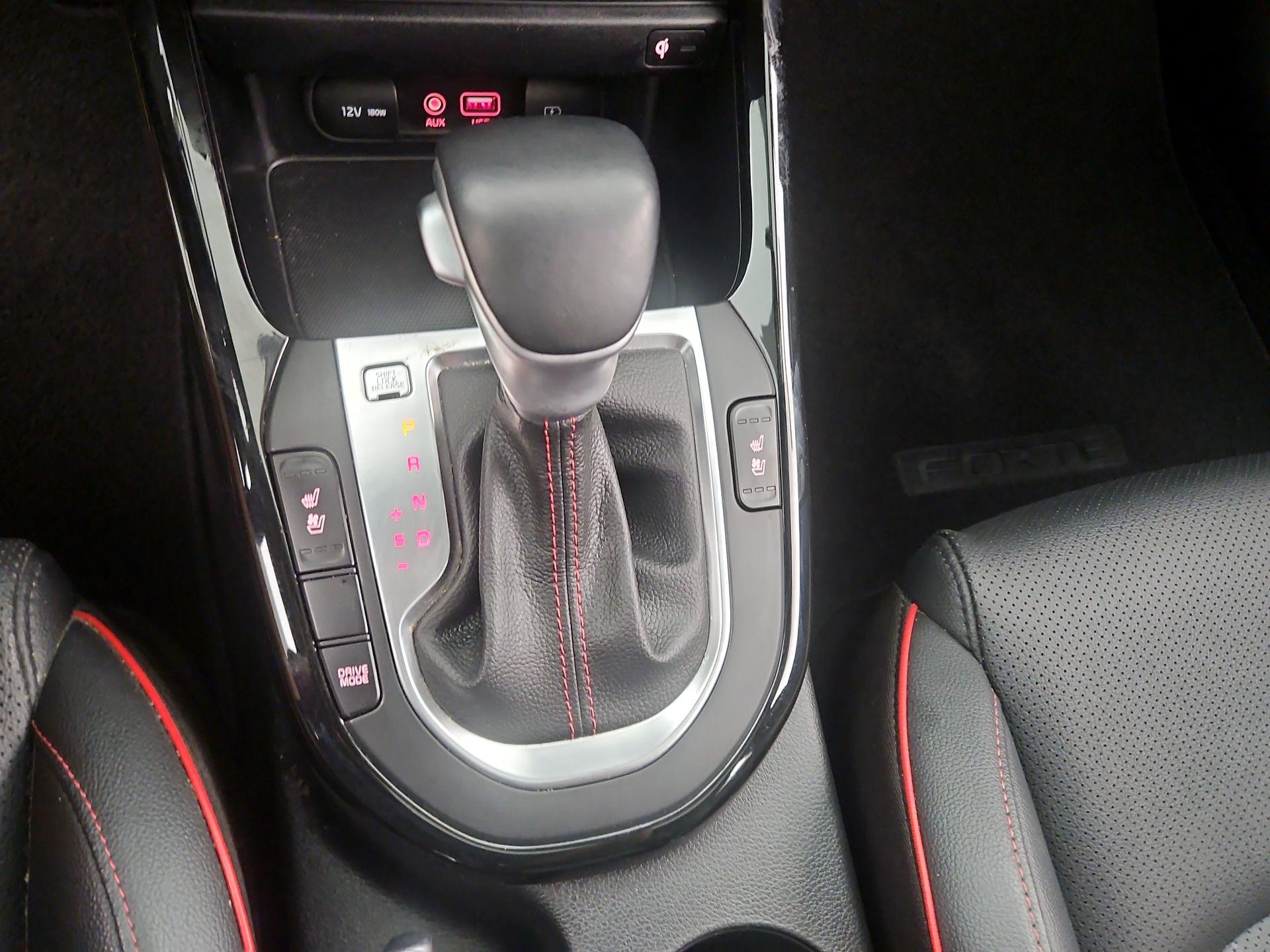 Thumbnail: 2021 Kia Forte - 17