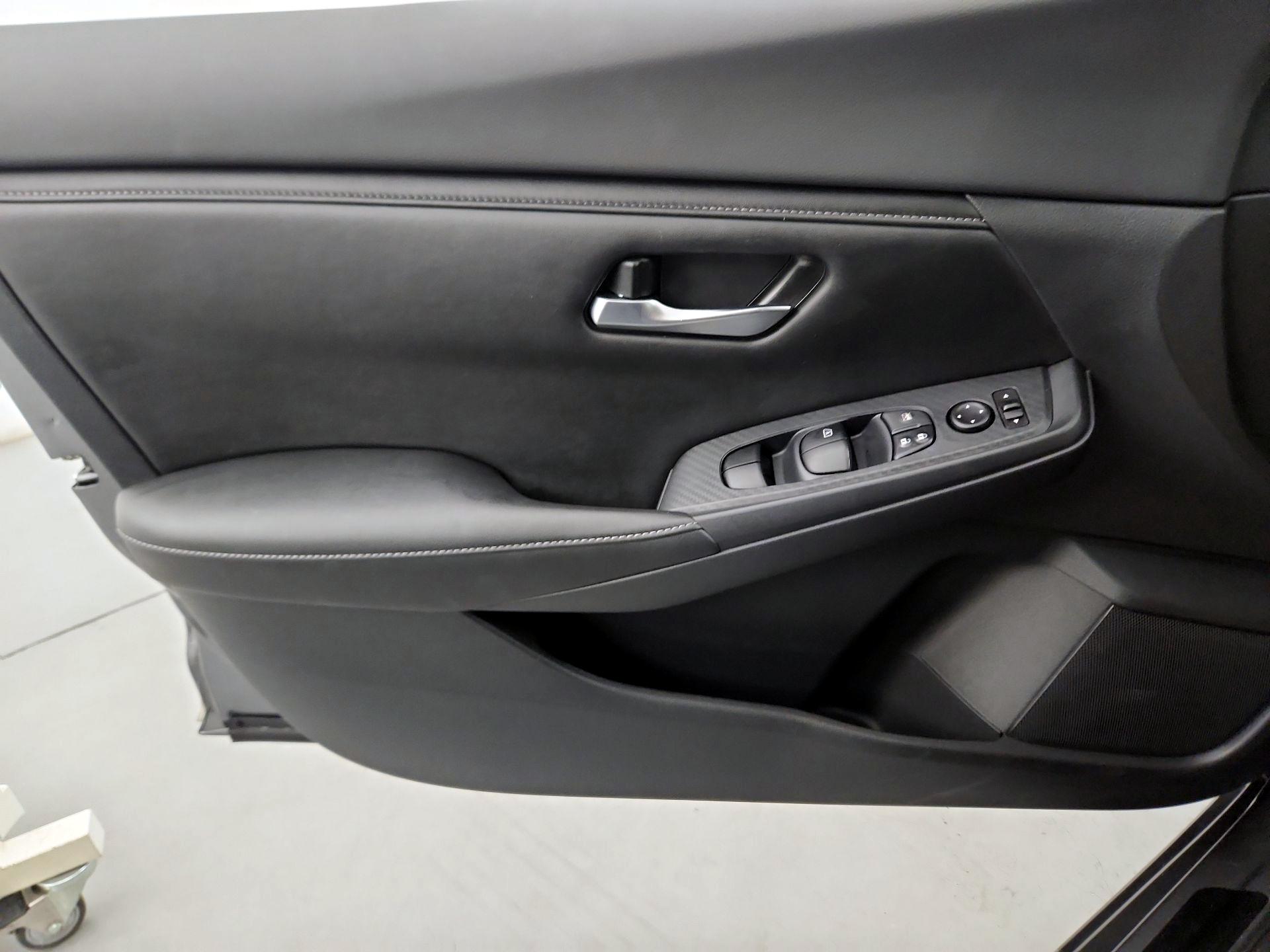 Thumbnail: 2021 Nissan Sentra - 12