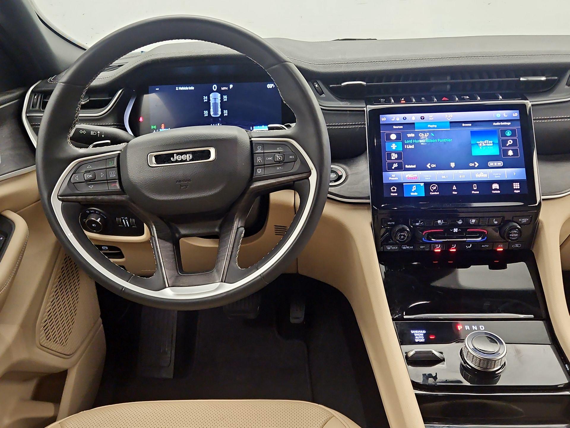 Thumbnail: 2023 Jeep Grand Cherokee - 10