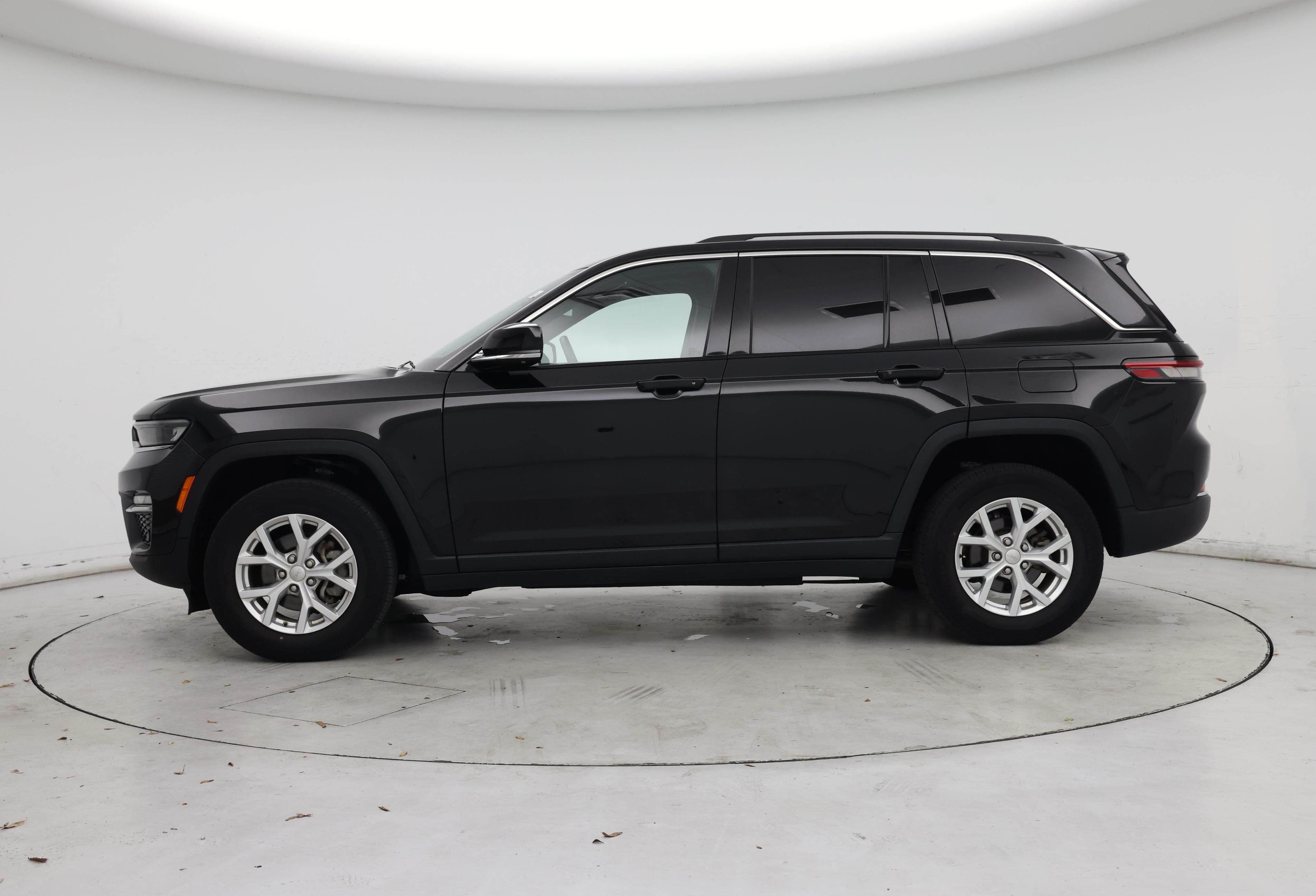 Thumbnail: 2023 Jeep Grand Cherokee - 3