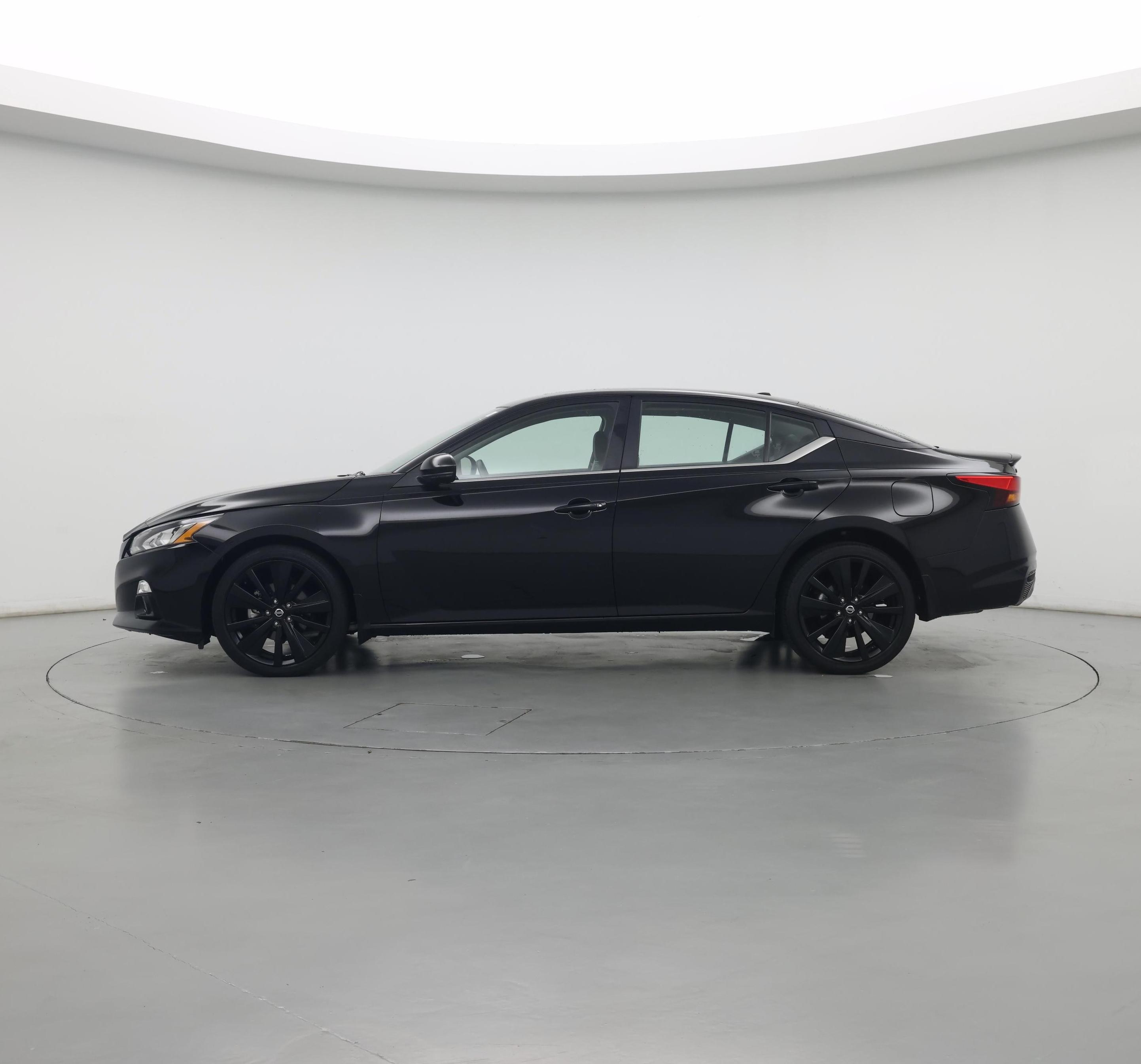 Thumbnail: 2022 Nissan Altima - 3