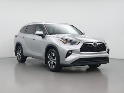 Silver 2021 Toyota Highlander Hybrid XLE
