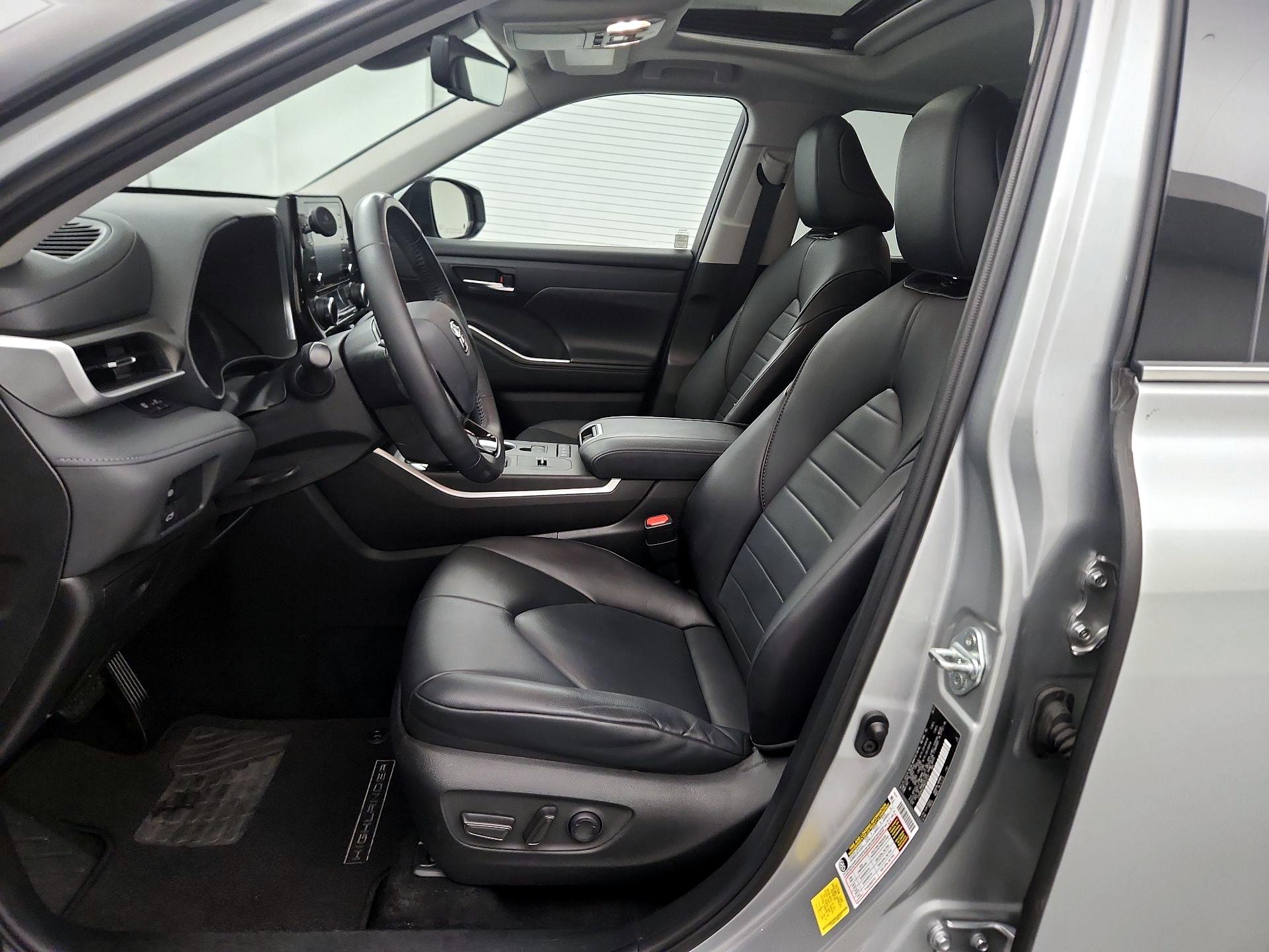 Thumbnail: 2021 Toyota Highlander - 11