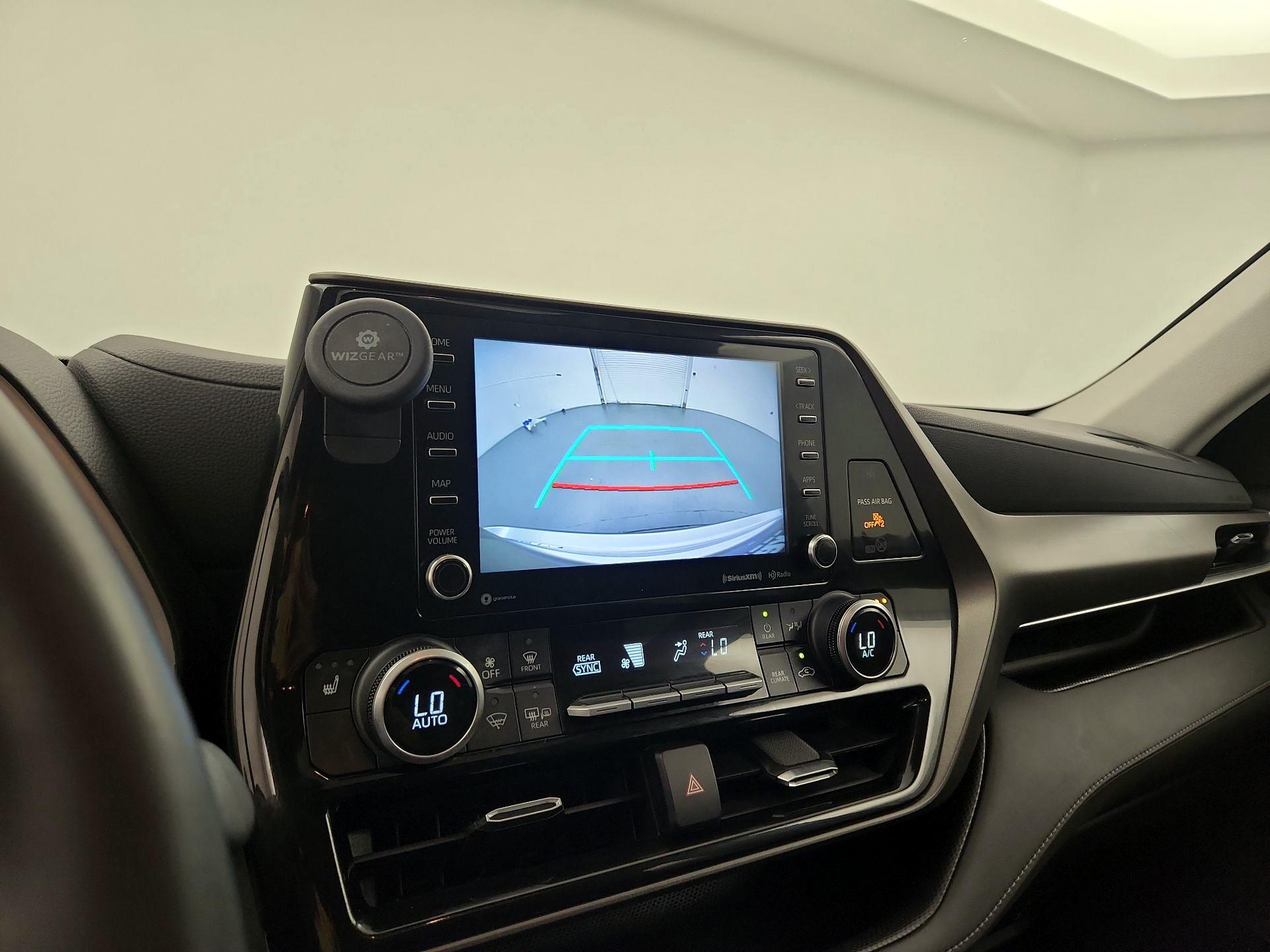 Thumbnail: 2021 Toyota Highlander - 14