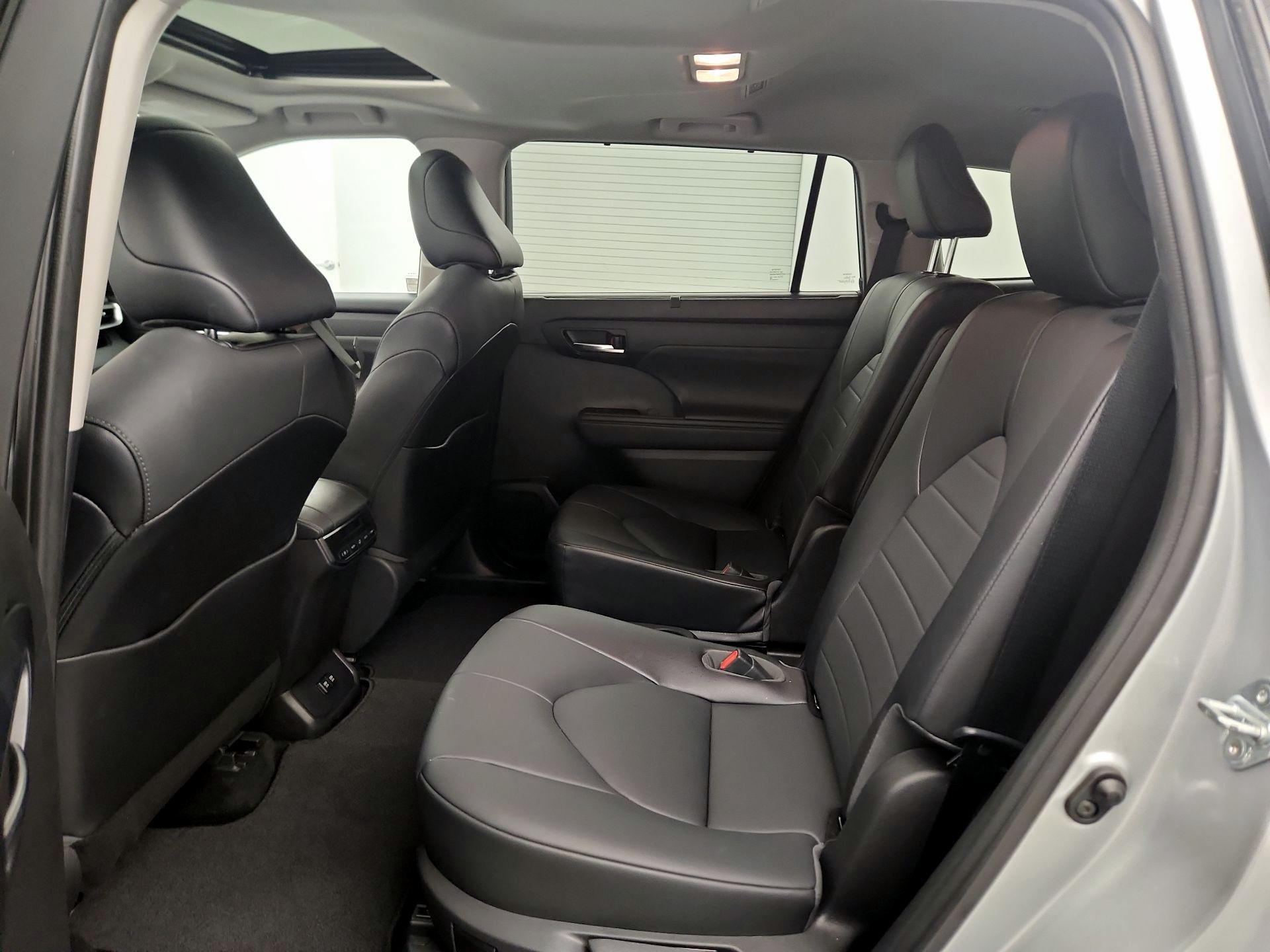 Thumbnail: 2021 Toyota Highlander - 20