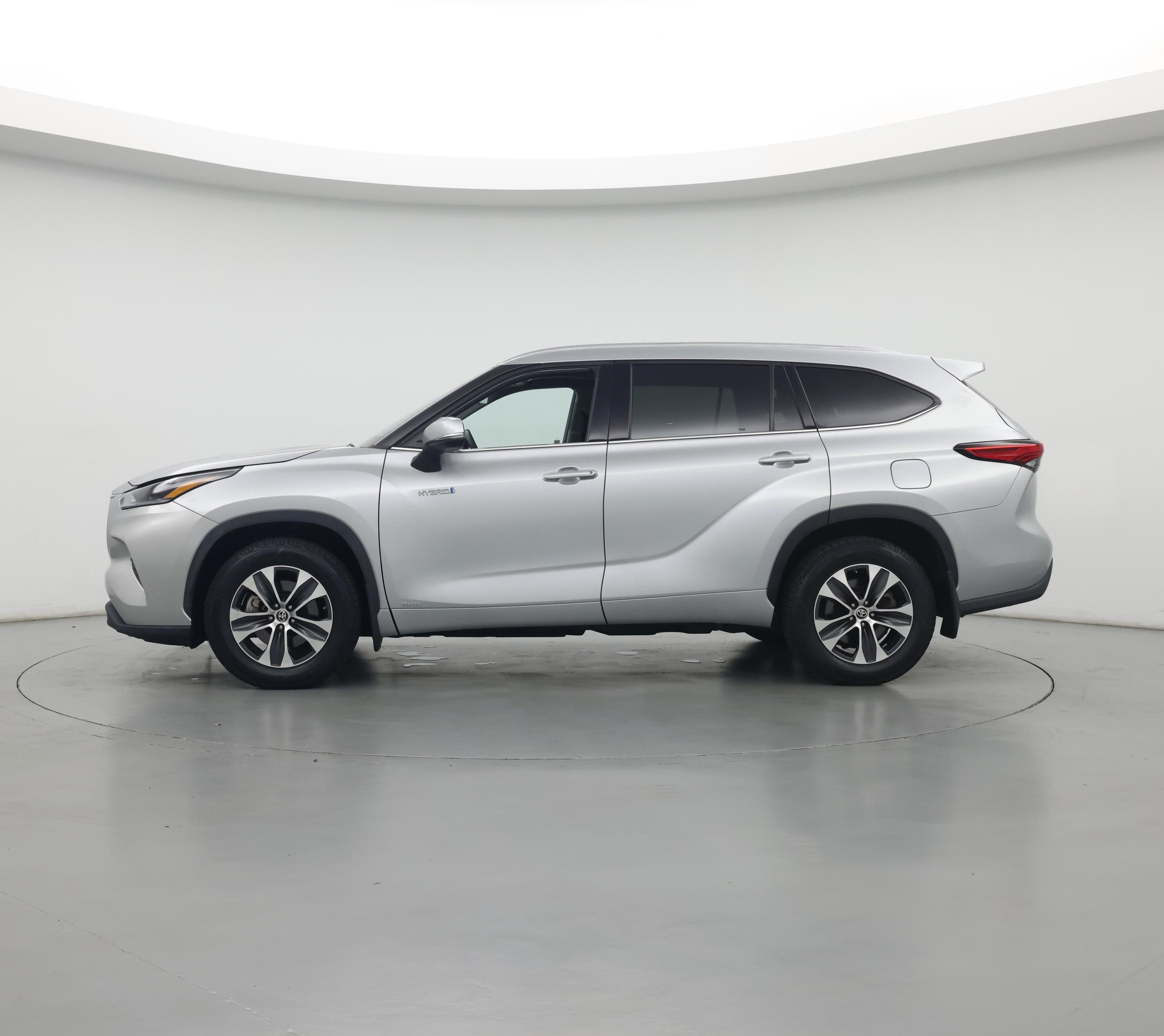 Thumbnail: 2021 Toyota Highlander - 3
