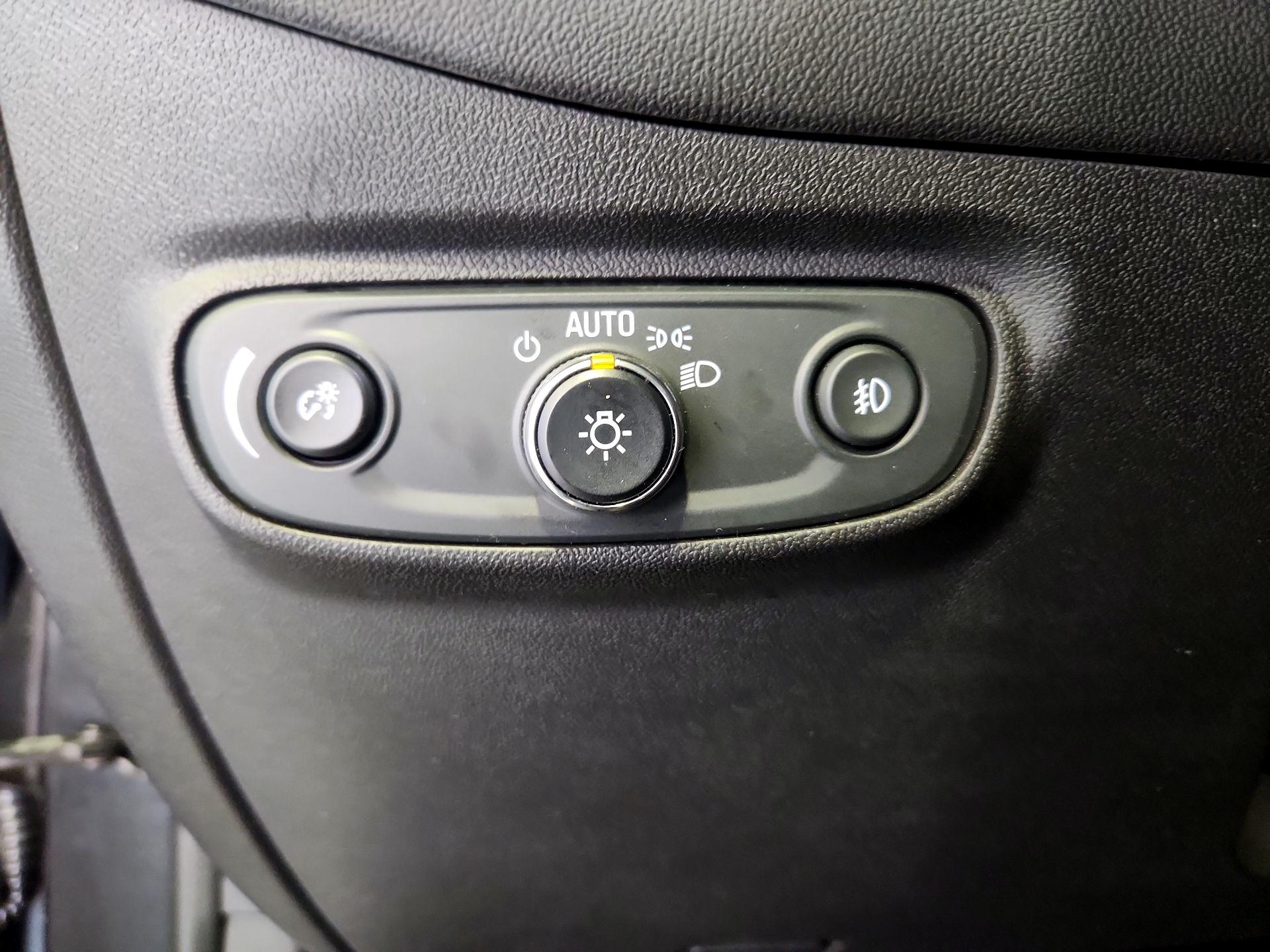 Thumbnail: 2020 Chevrolet Equinox - 13