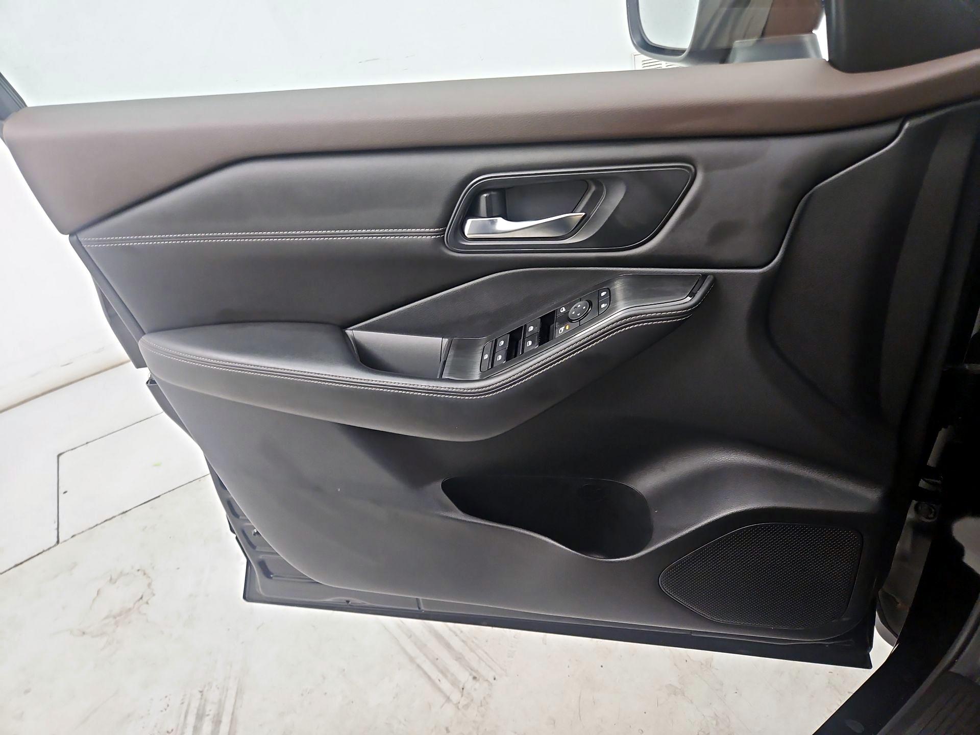 Thumbnail: 2022 Nissan Rogue - 12