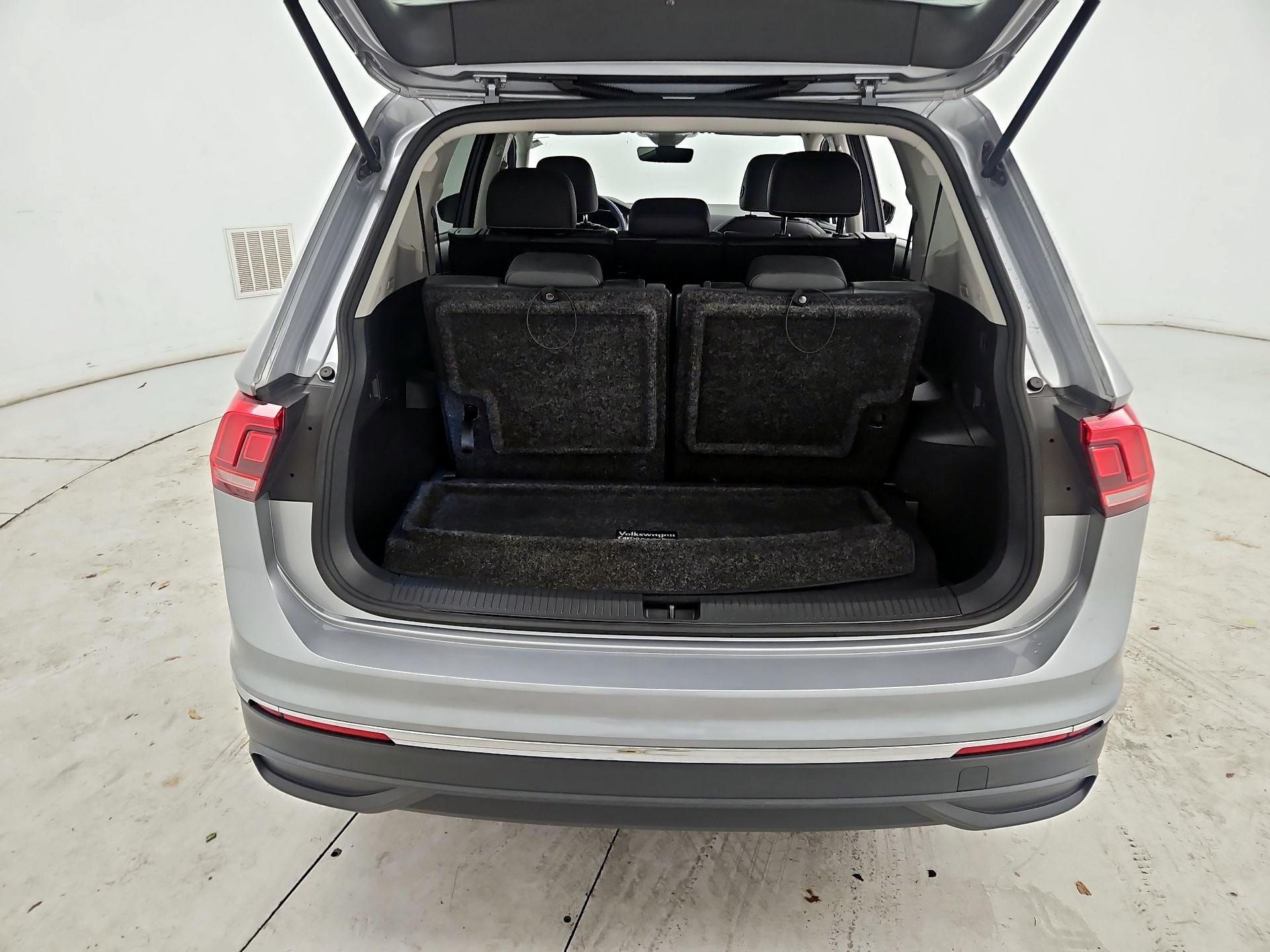 Thumbnail: 2022 Volkswagen Tiguan - 20
