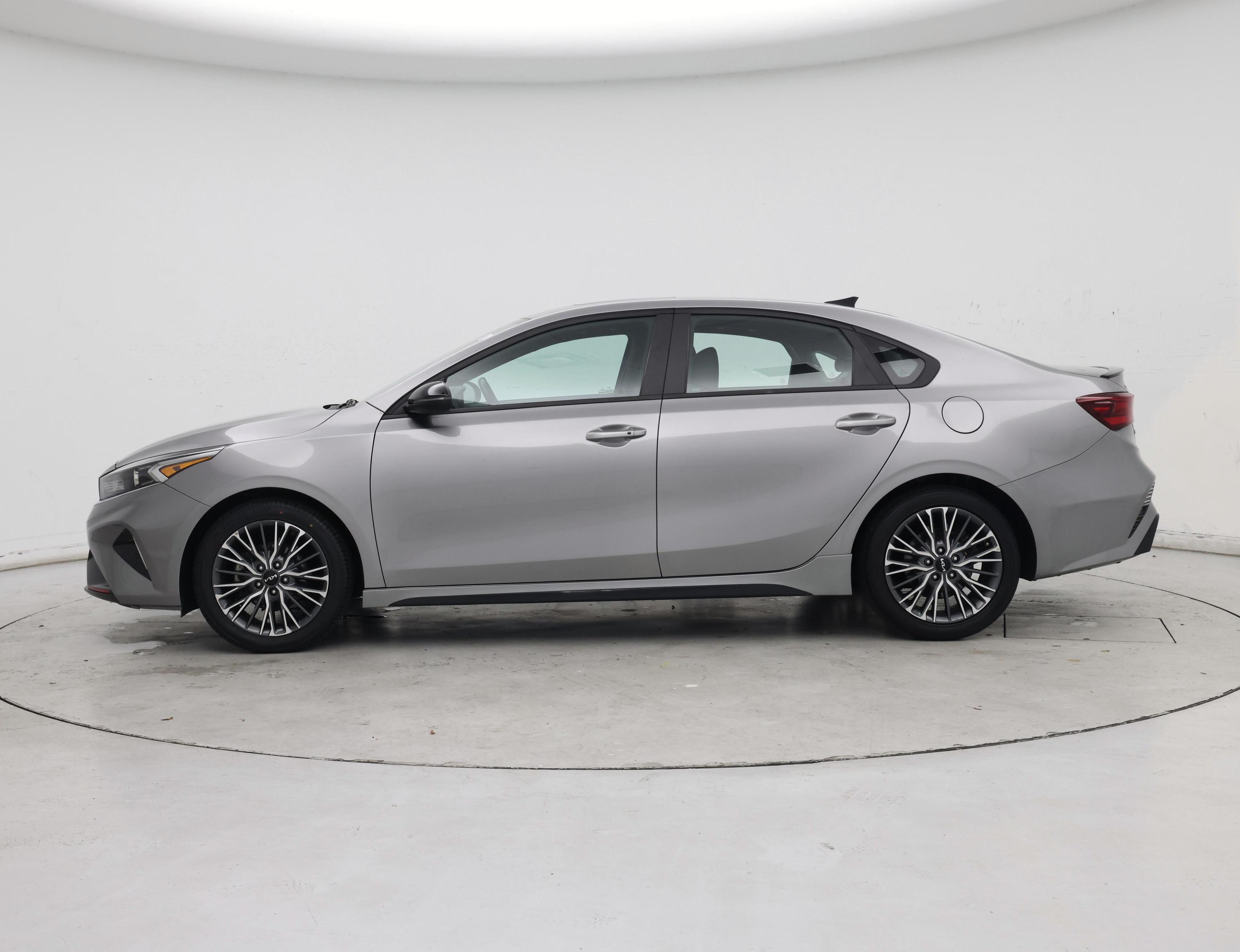 Thumbnail: 2023 Kia Forte - 3