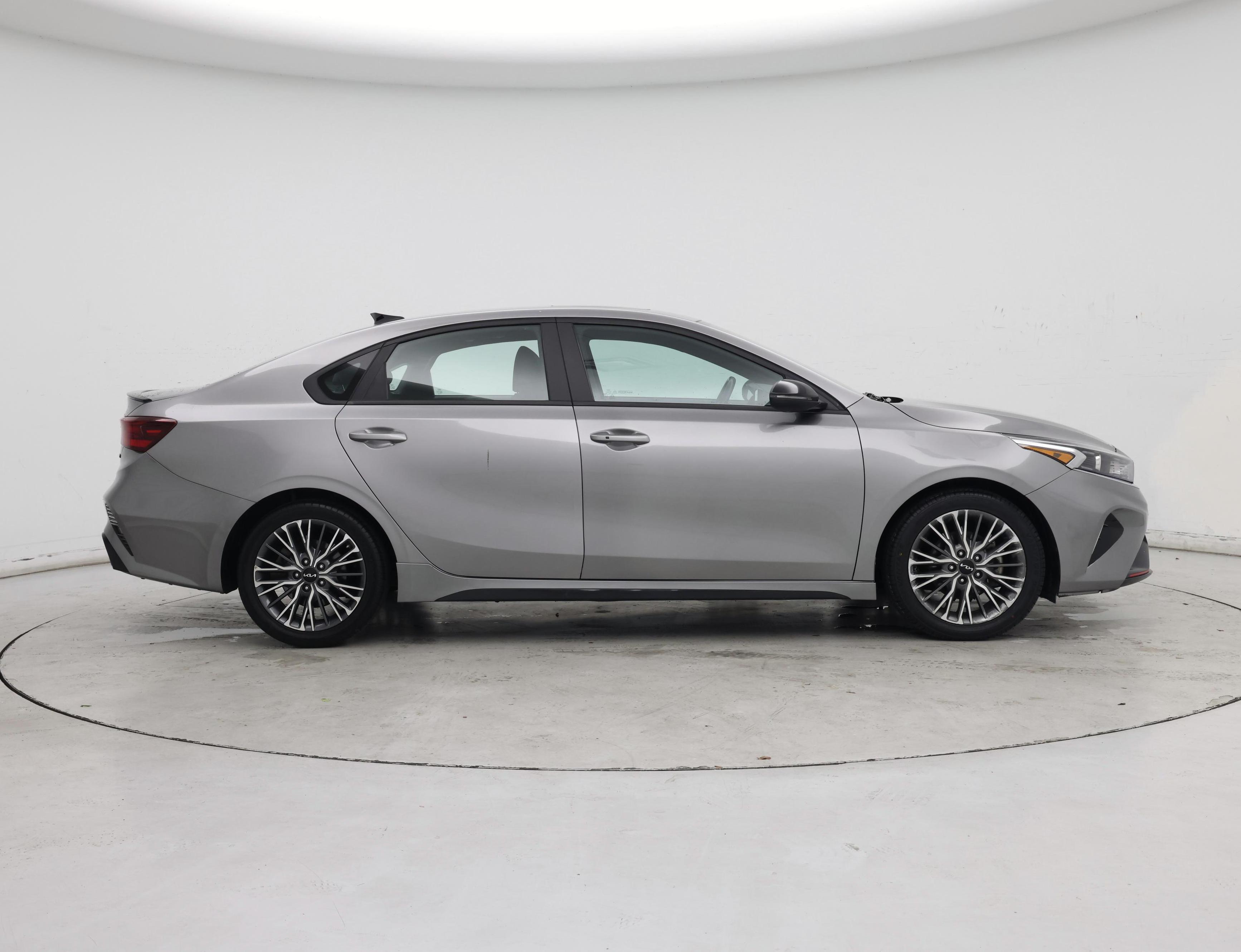 Thumbnail: 2023 Kia Forte - 7