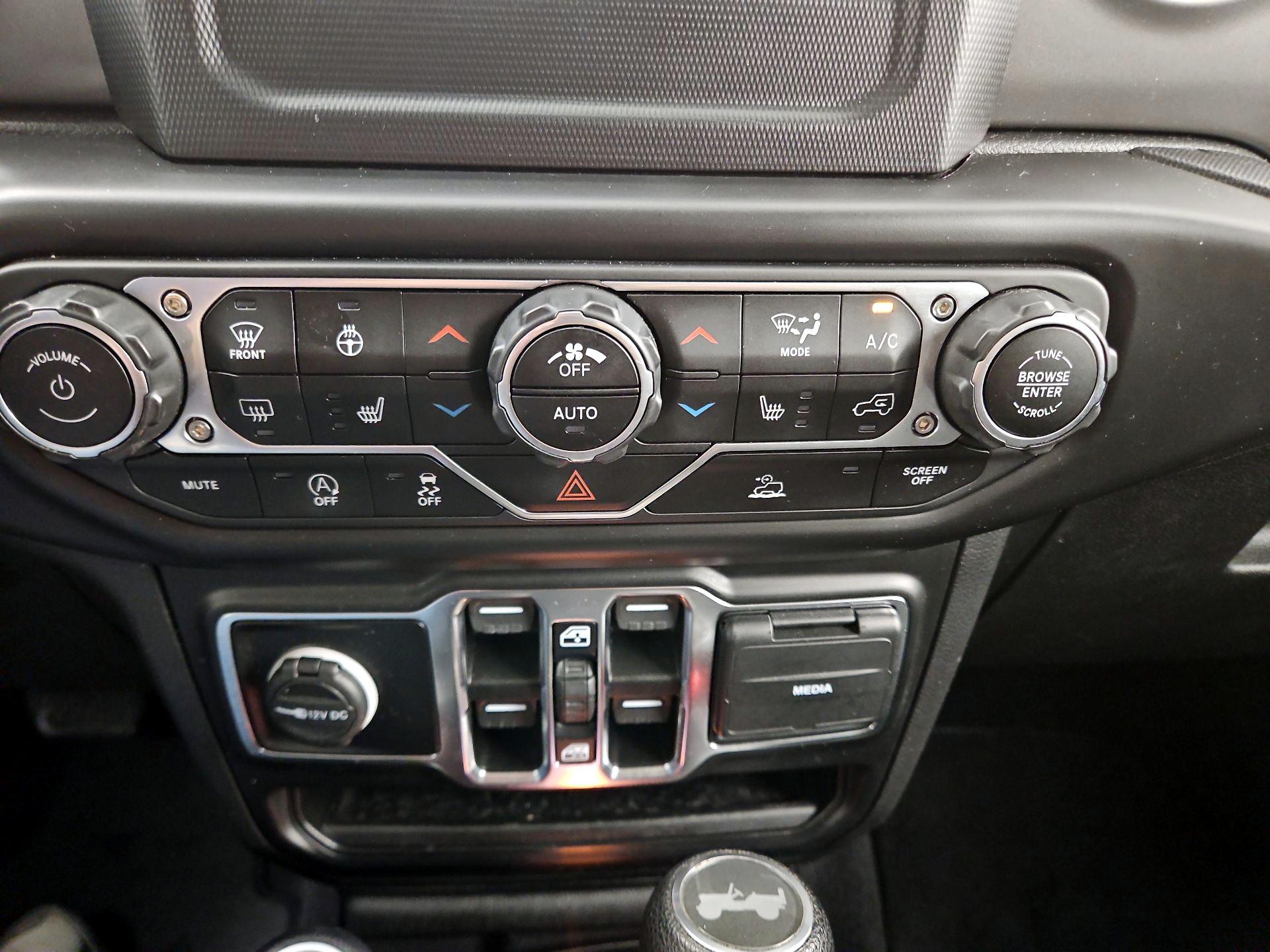 Thumbnail: 2021 Jeep Wrangler - 14