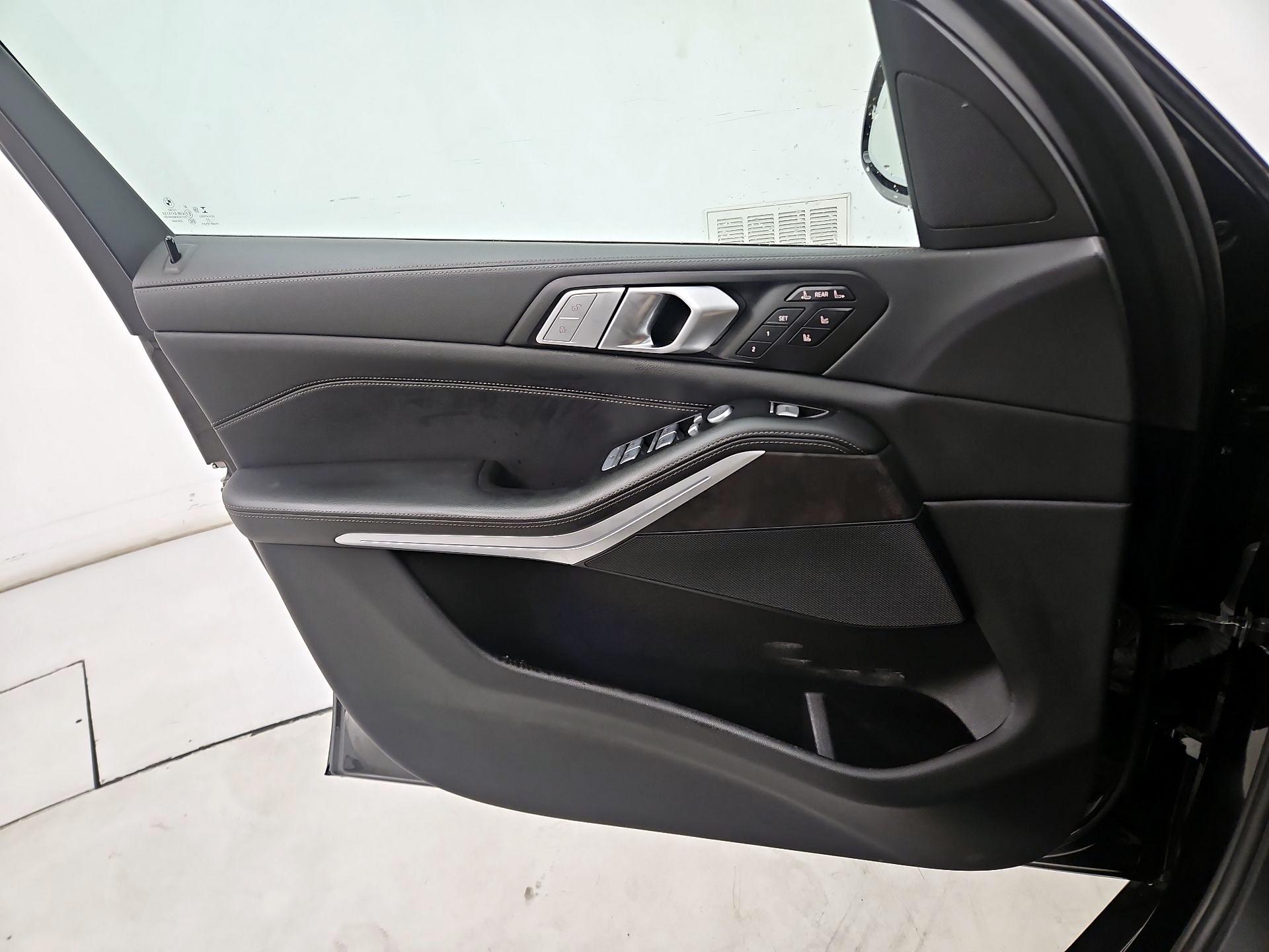 Thumbnail: 2022 BMW X7 - 12