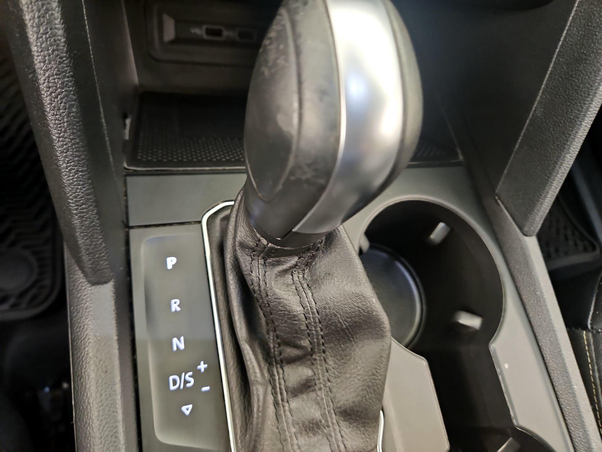Thumbnail: 2021 Volkswagen Atlas - 17