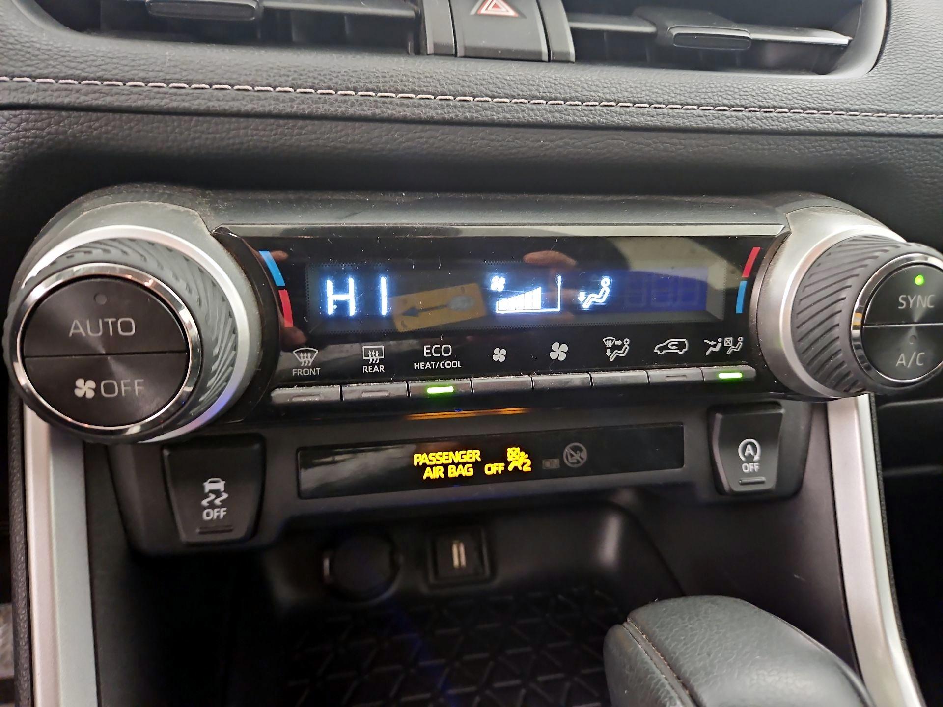 Thumbnail: 2020 Toyota RAV4 - 16