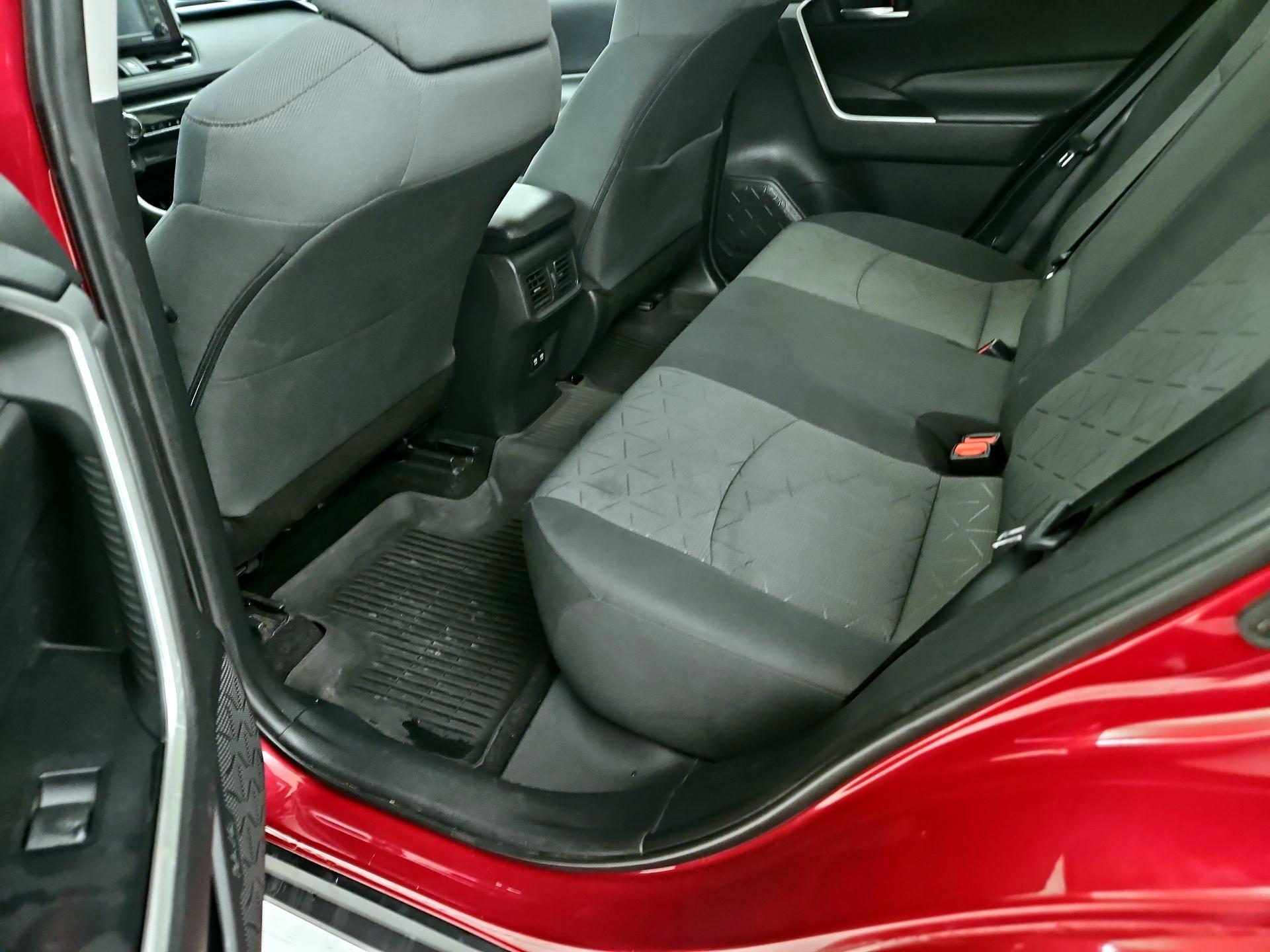 Thumbnail: 2020 Toyota RAV4 - 19
