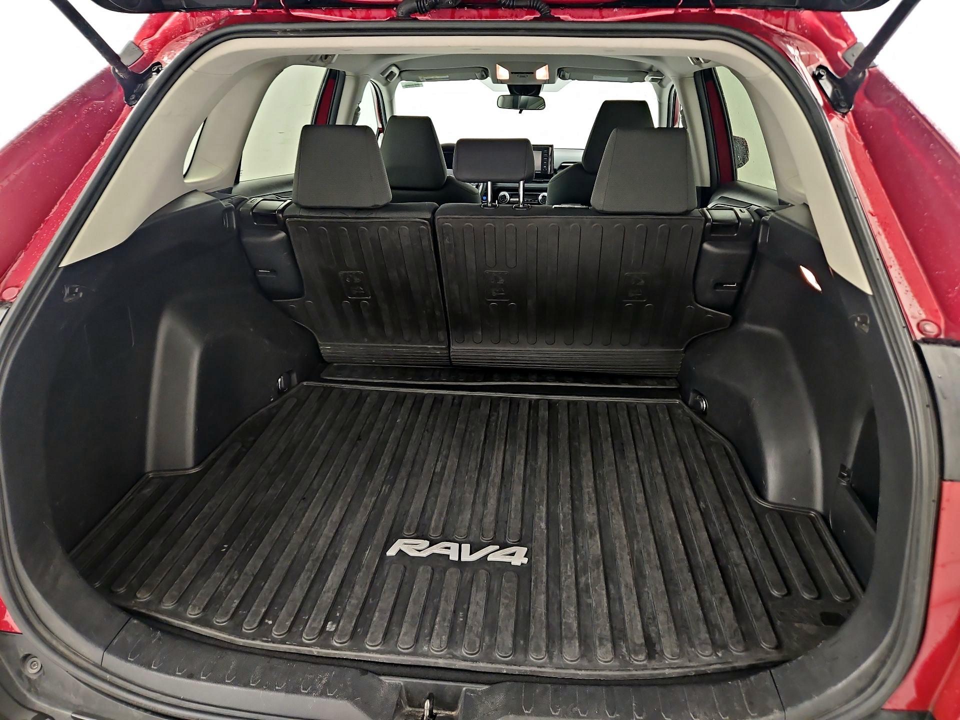 Thumbnail: 2020 Toyota RAV4 - 20