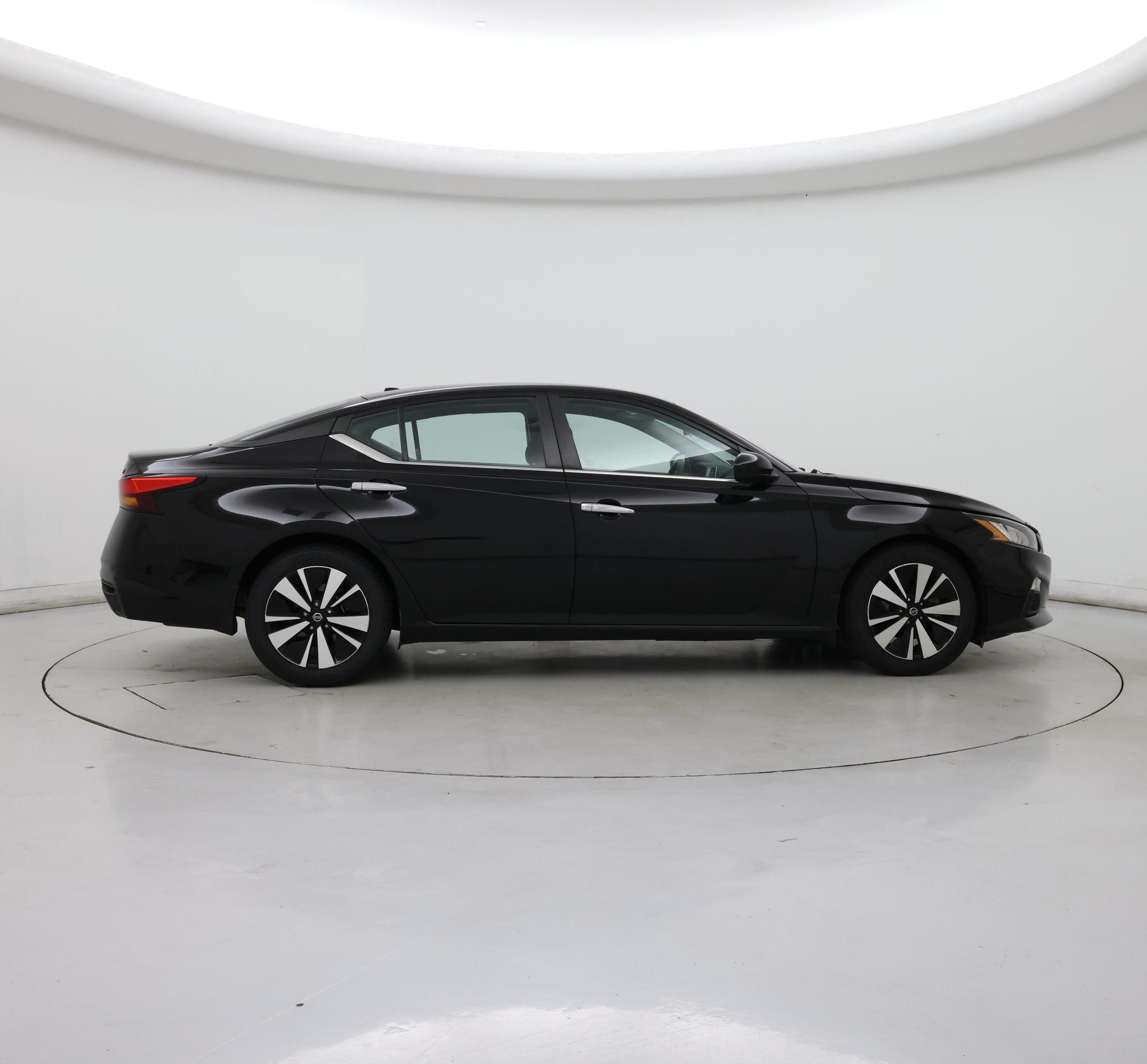 Thumbnail: 2022 Nissan Altima - 7