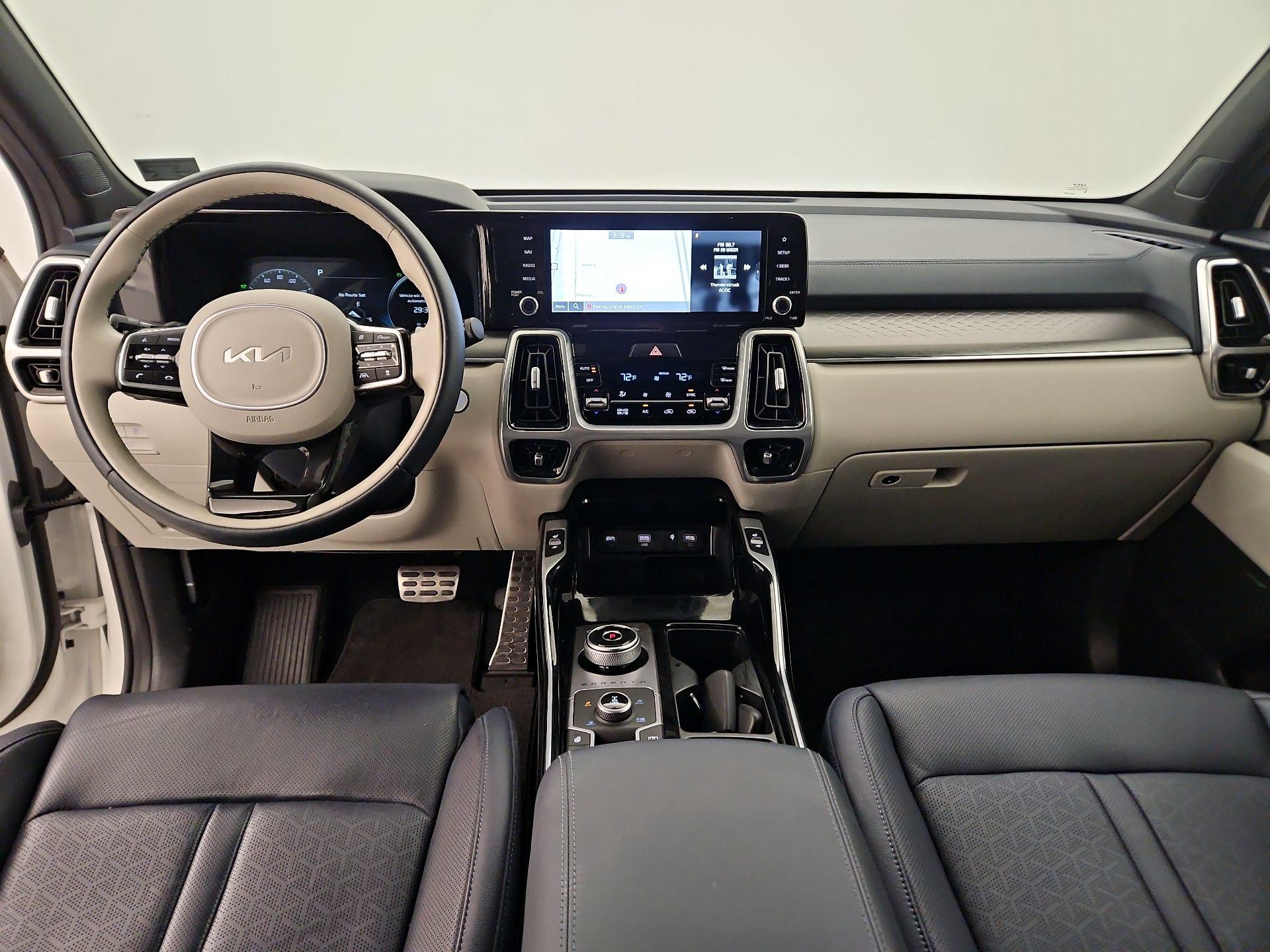 Thumbnail: 2023 Kia Sorento - 9