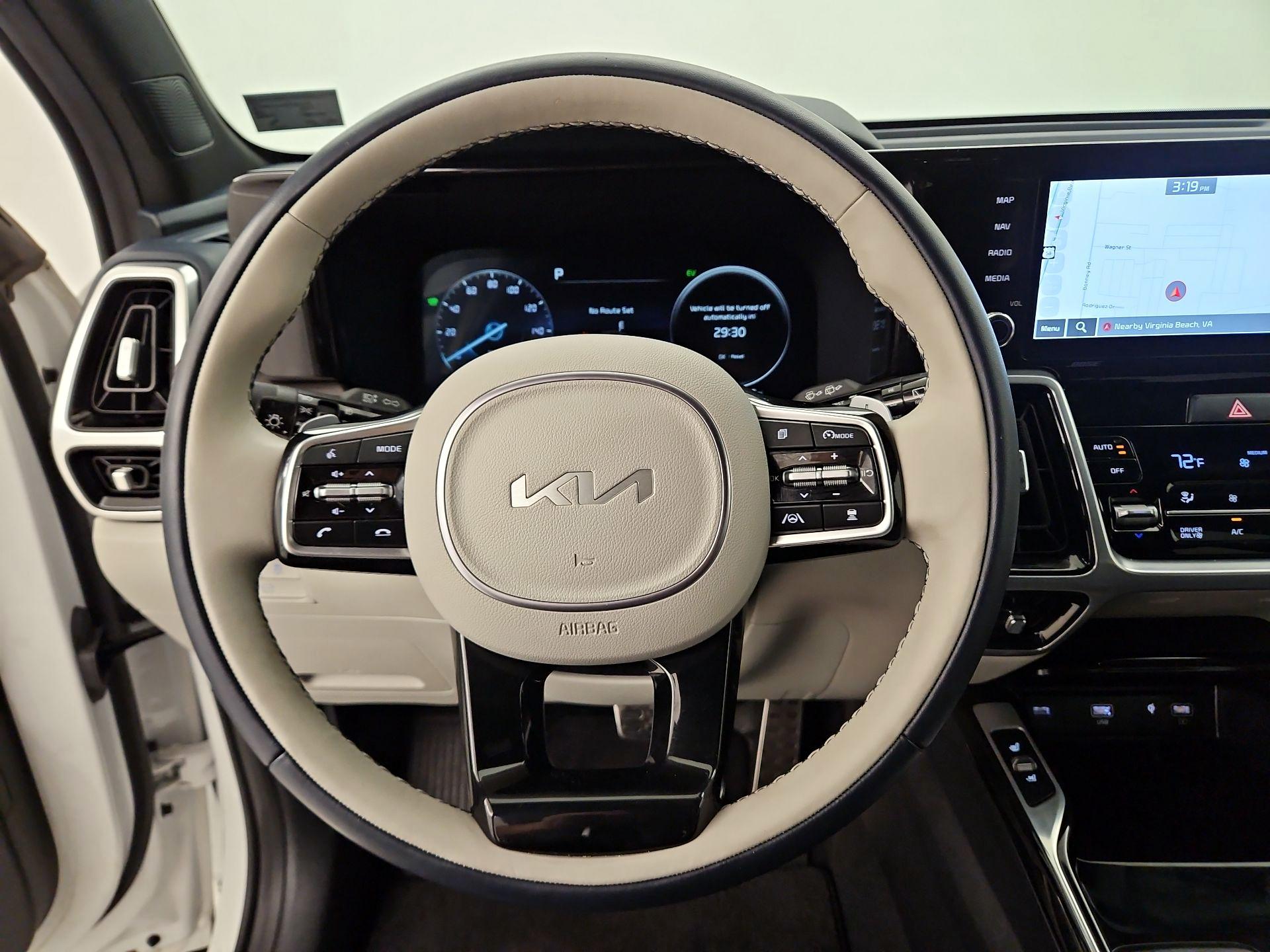 Thumbnail: 2023 Kia Sorento - 10