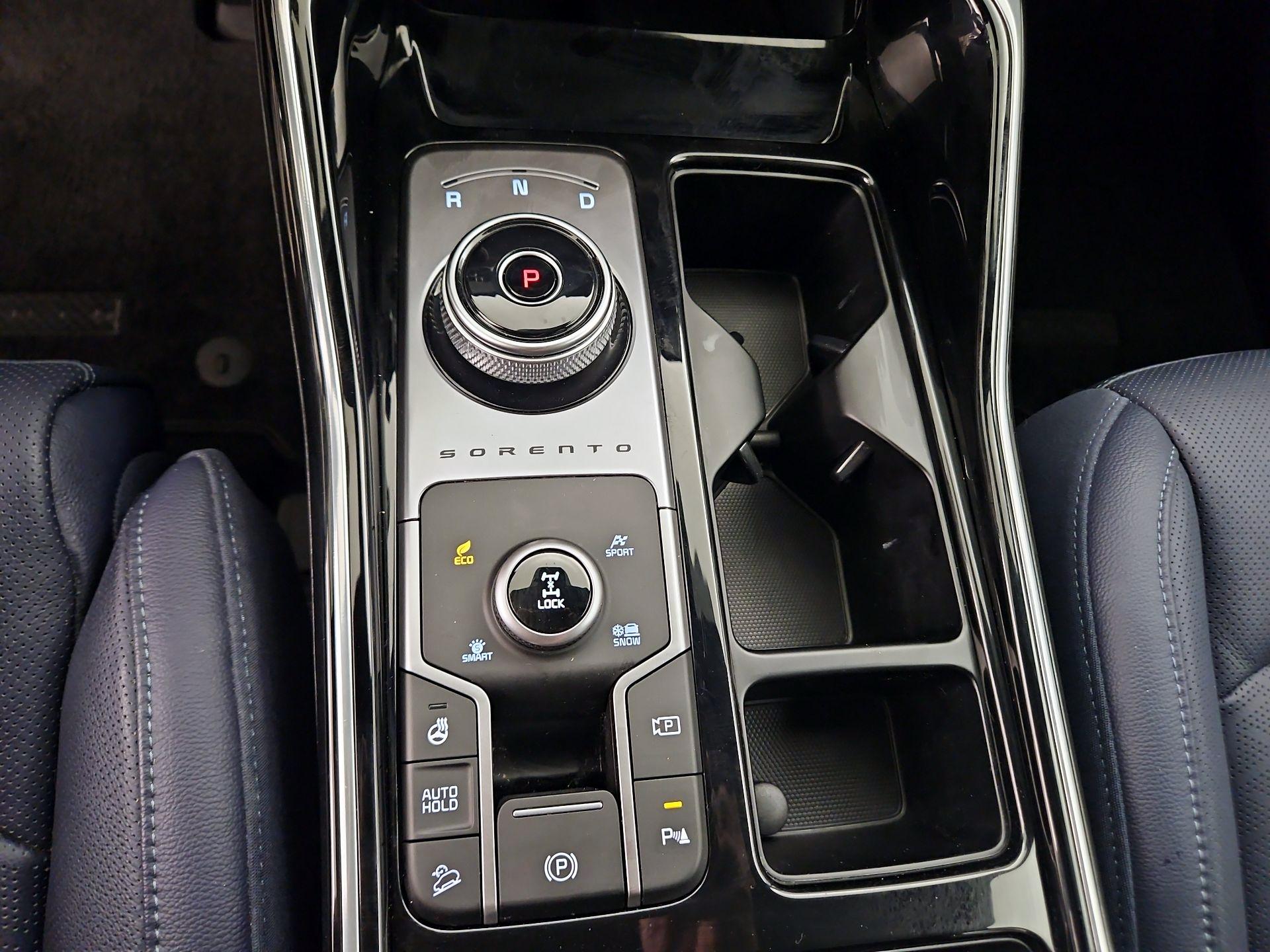 Thumbnail: 2023 Kia Sorento - 18