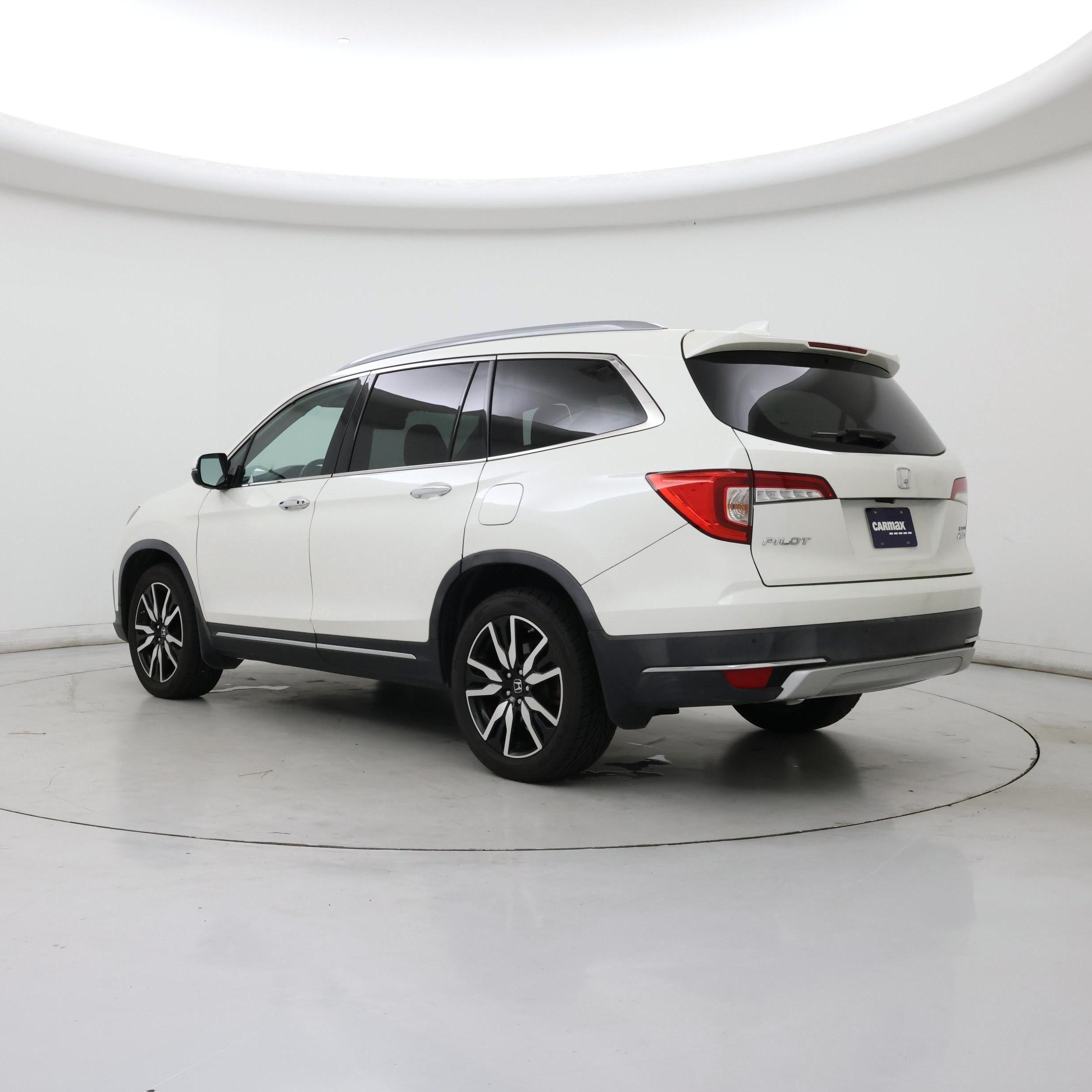 Thumbnail: 2019 Honda Pilot - 2