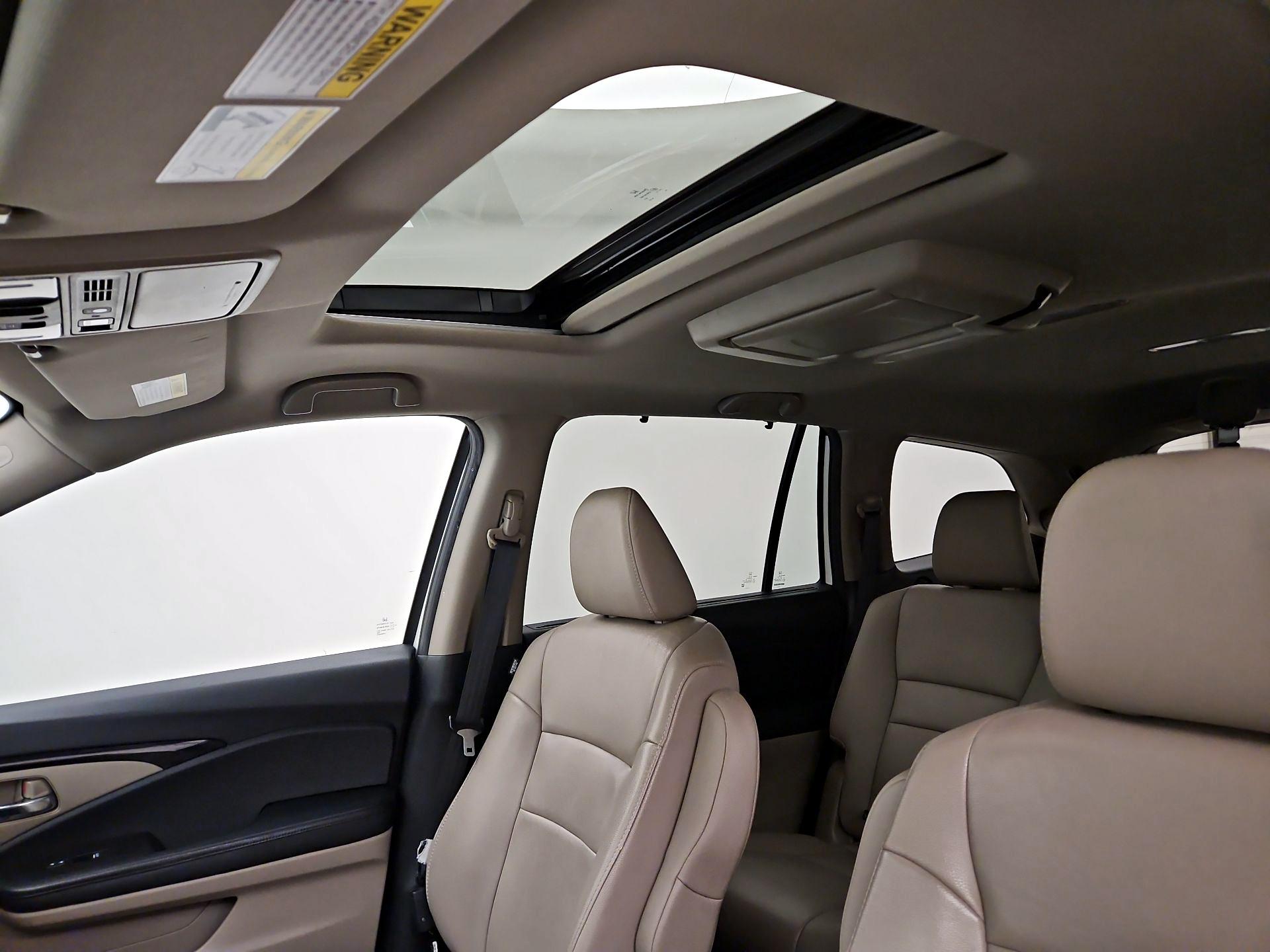 Thumbnail: 2019 Honda Pilot - 20