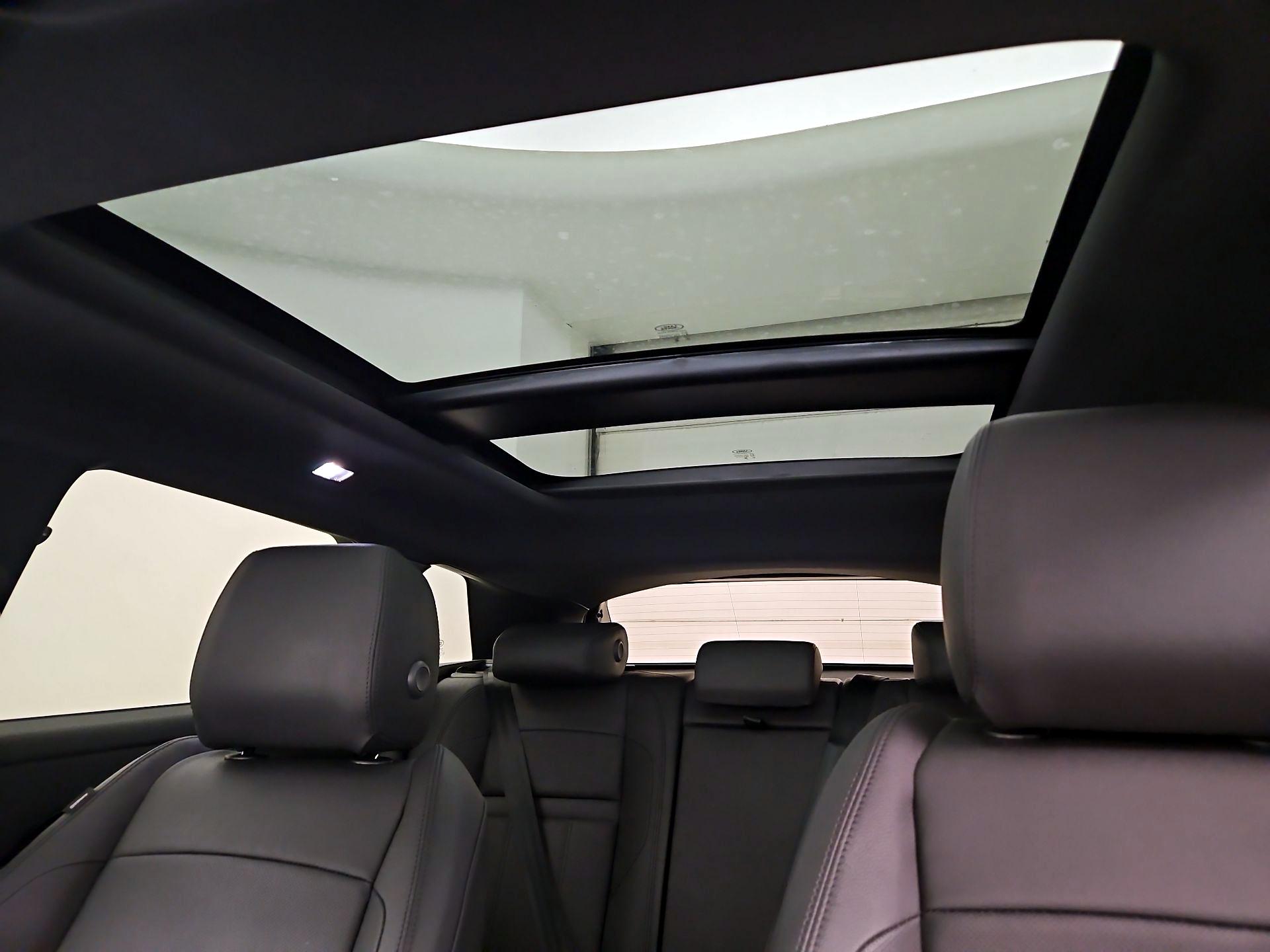 Thumbnail: 2024 Land Rover Range Rover Evoque - 19