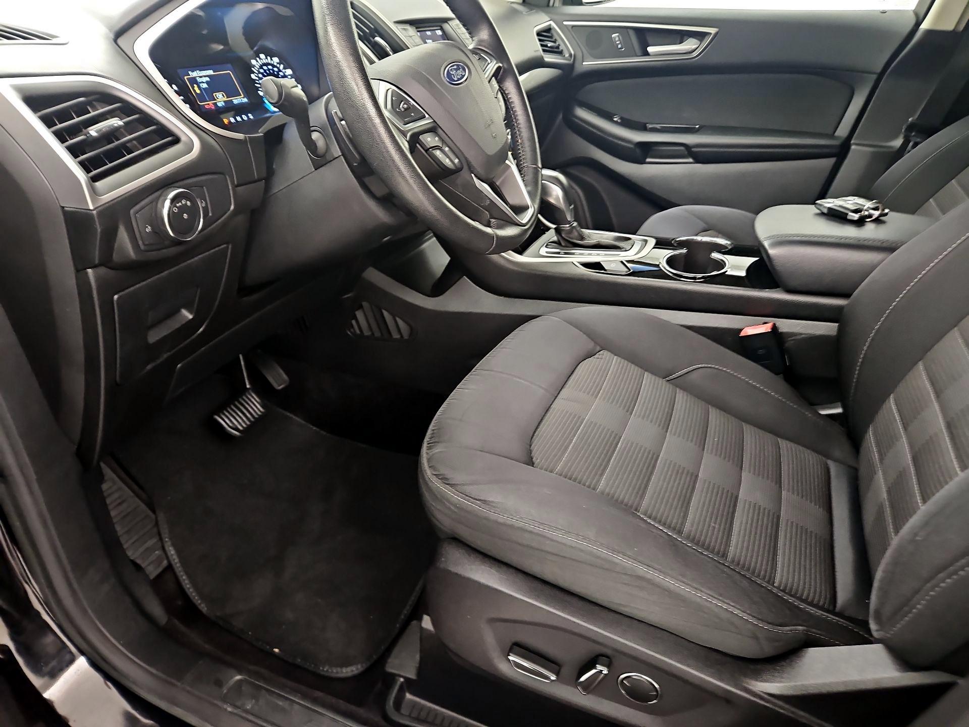 Thumbnail: 2016 Ford Edge - 11