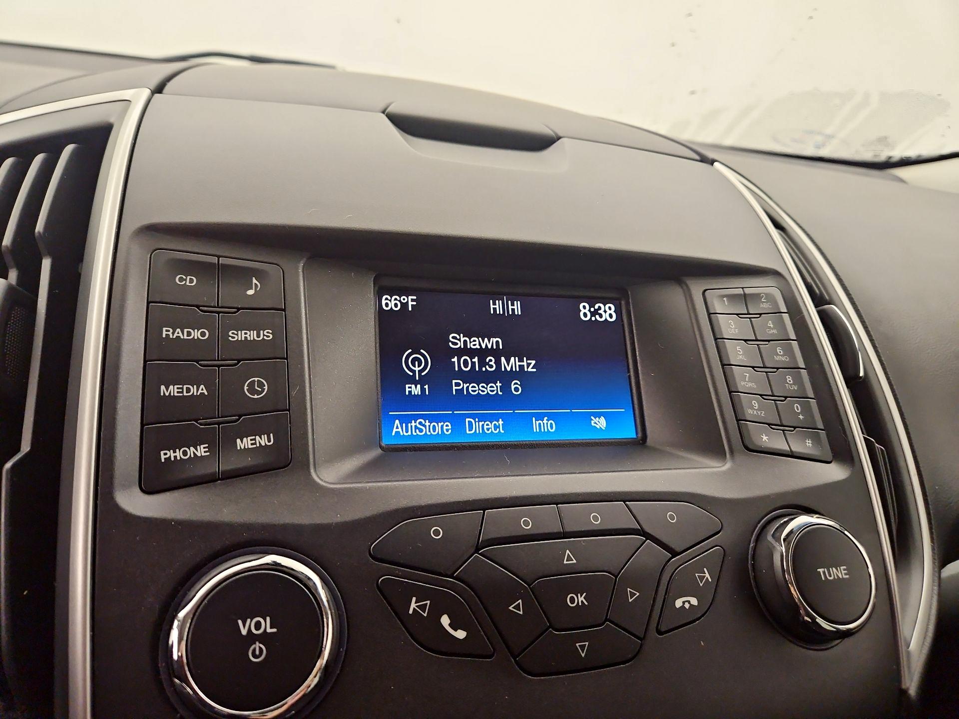 Thumbnail: 2016 Ford Edge - 15