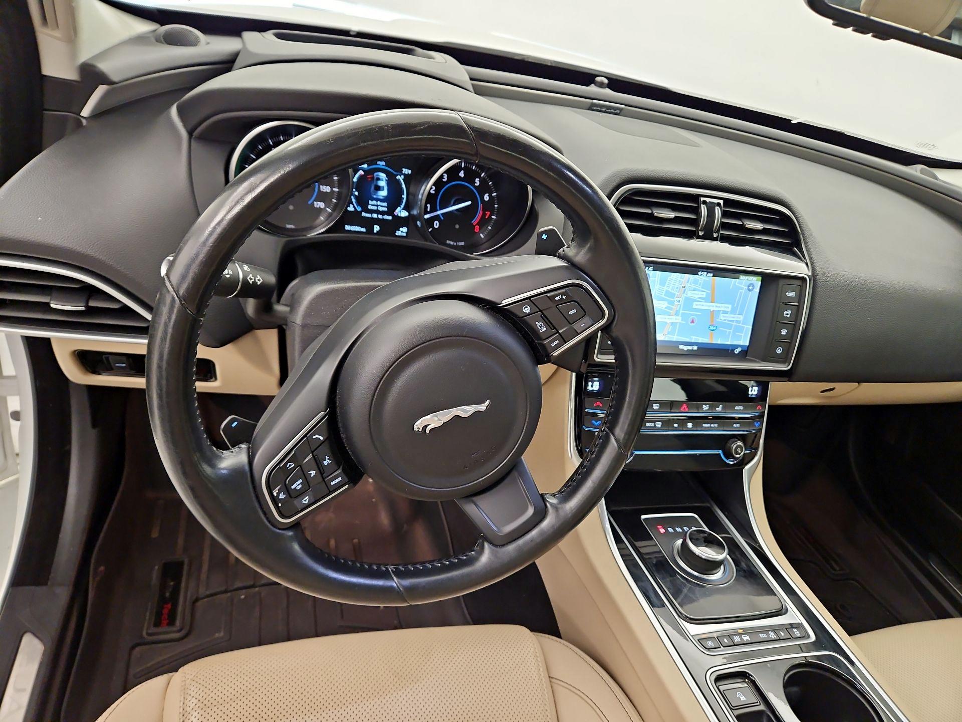 Thumbnail: 2017 Jaguar XE - 9
