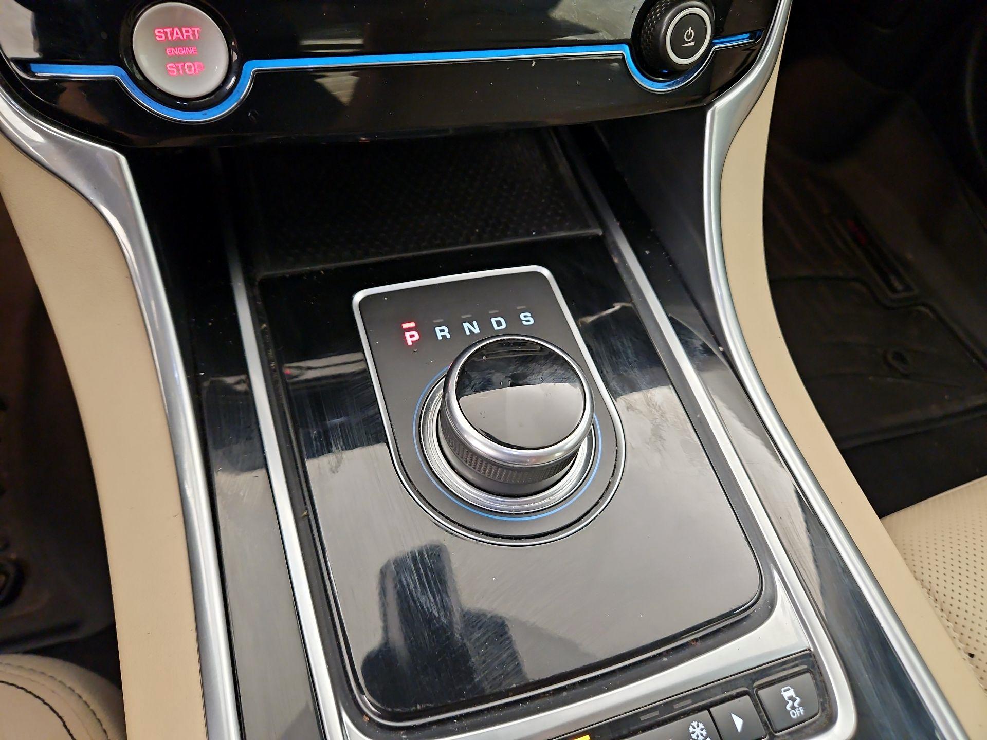 Thumbnail: 2017 Jaguar XE - 18