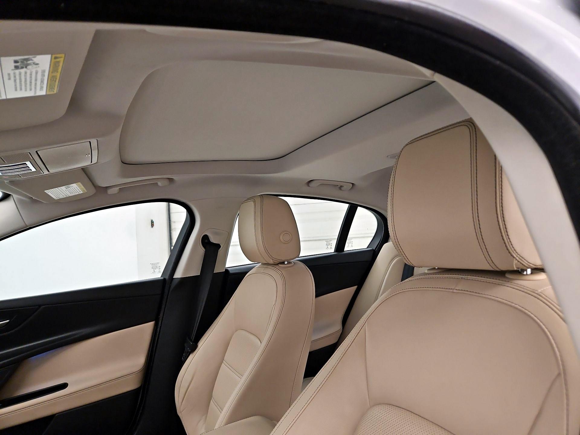 Thumbnail: 2017 Jaguar XE - 20