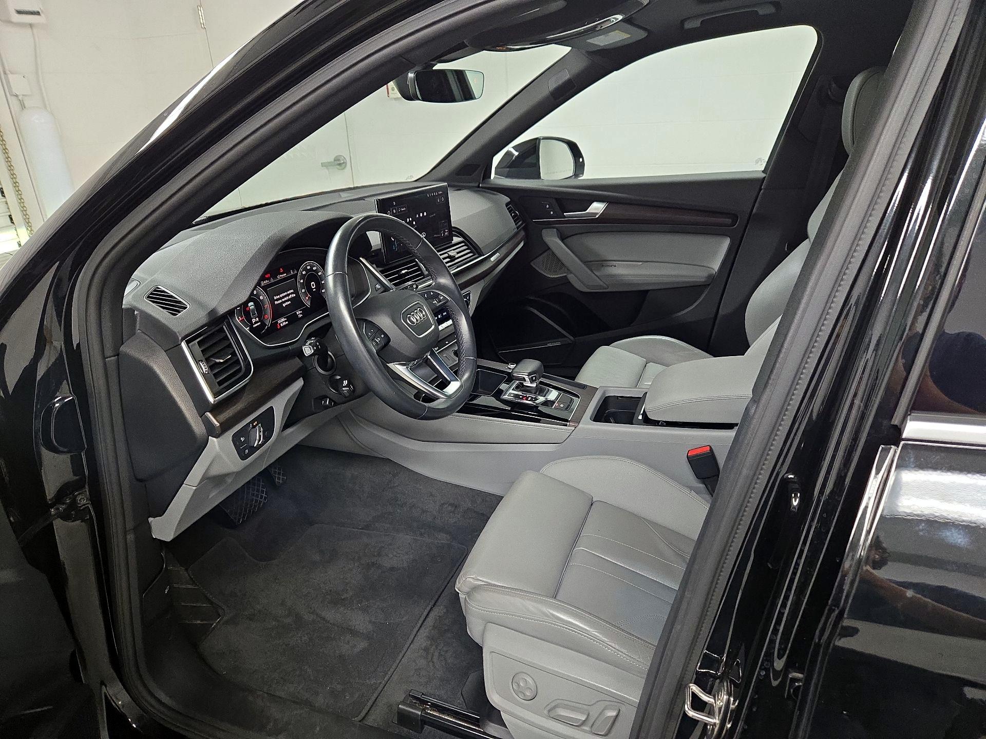 Thumbnail: 2022 Audi Q5 - 11
