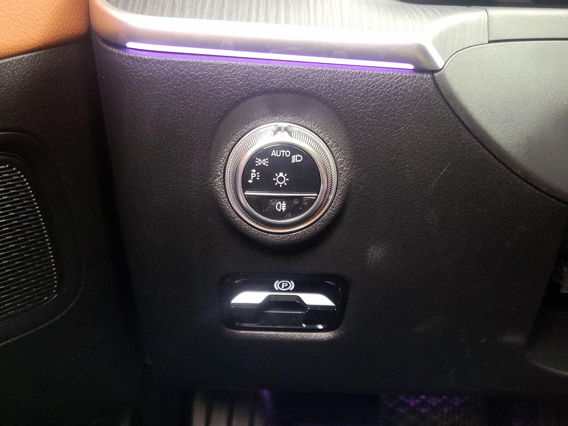 Thumbnail: 2022 Mercedes-Benz C-Class - 13