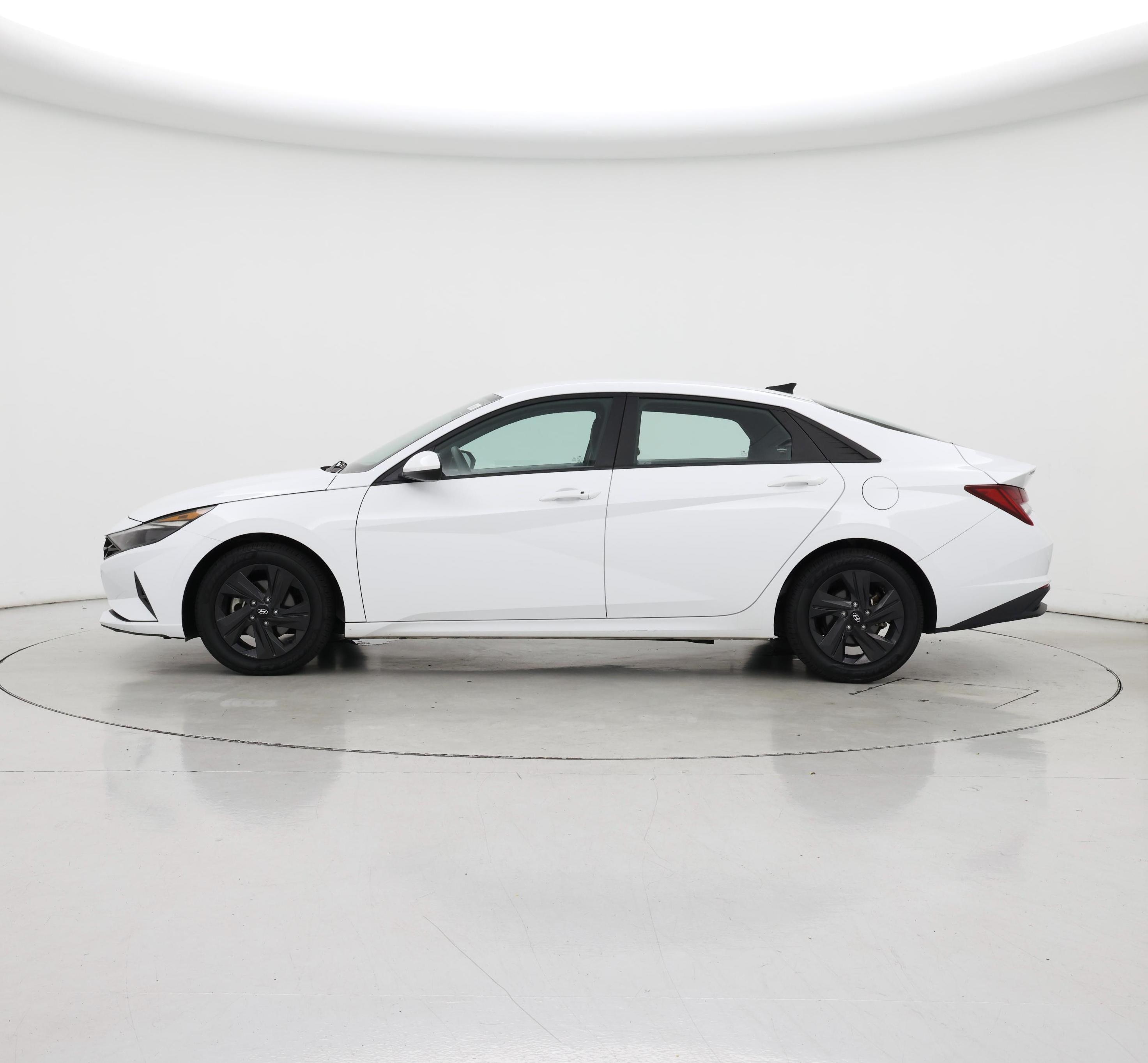 Thumbnail: 2021 Hyundai Elantra - 3