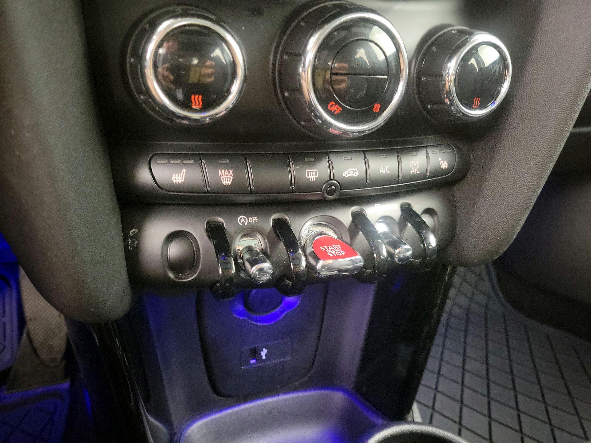 Thumbnail: 2020 MINI Cooper Hardtop - 16