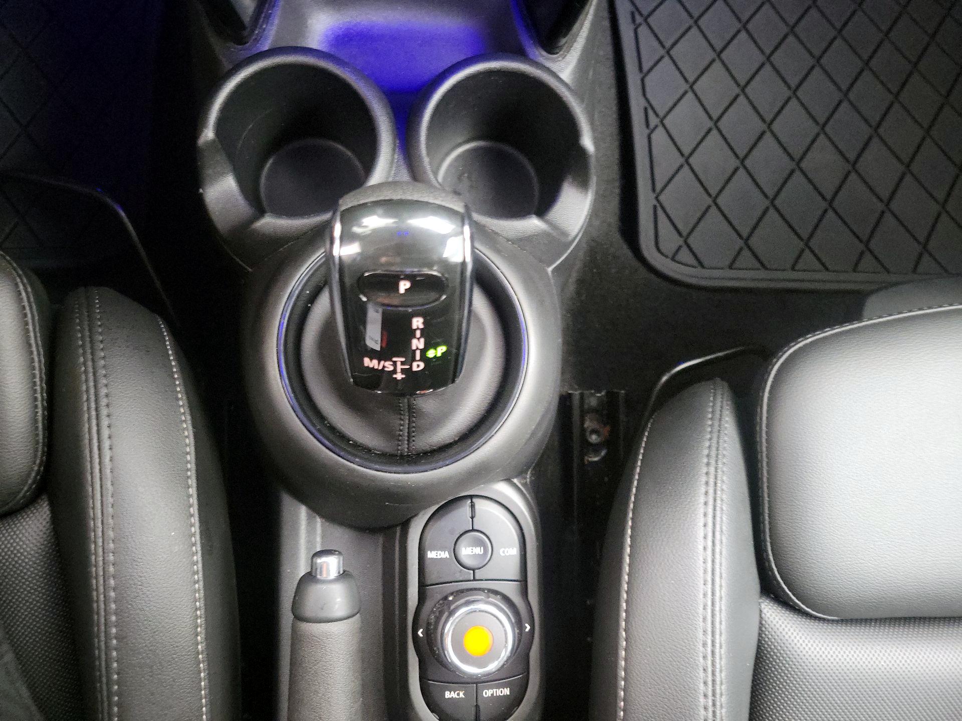 Thumbnail: 2020 MINI Cooper Hardtop - 17
