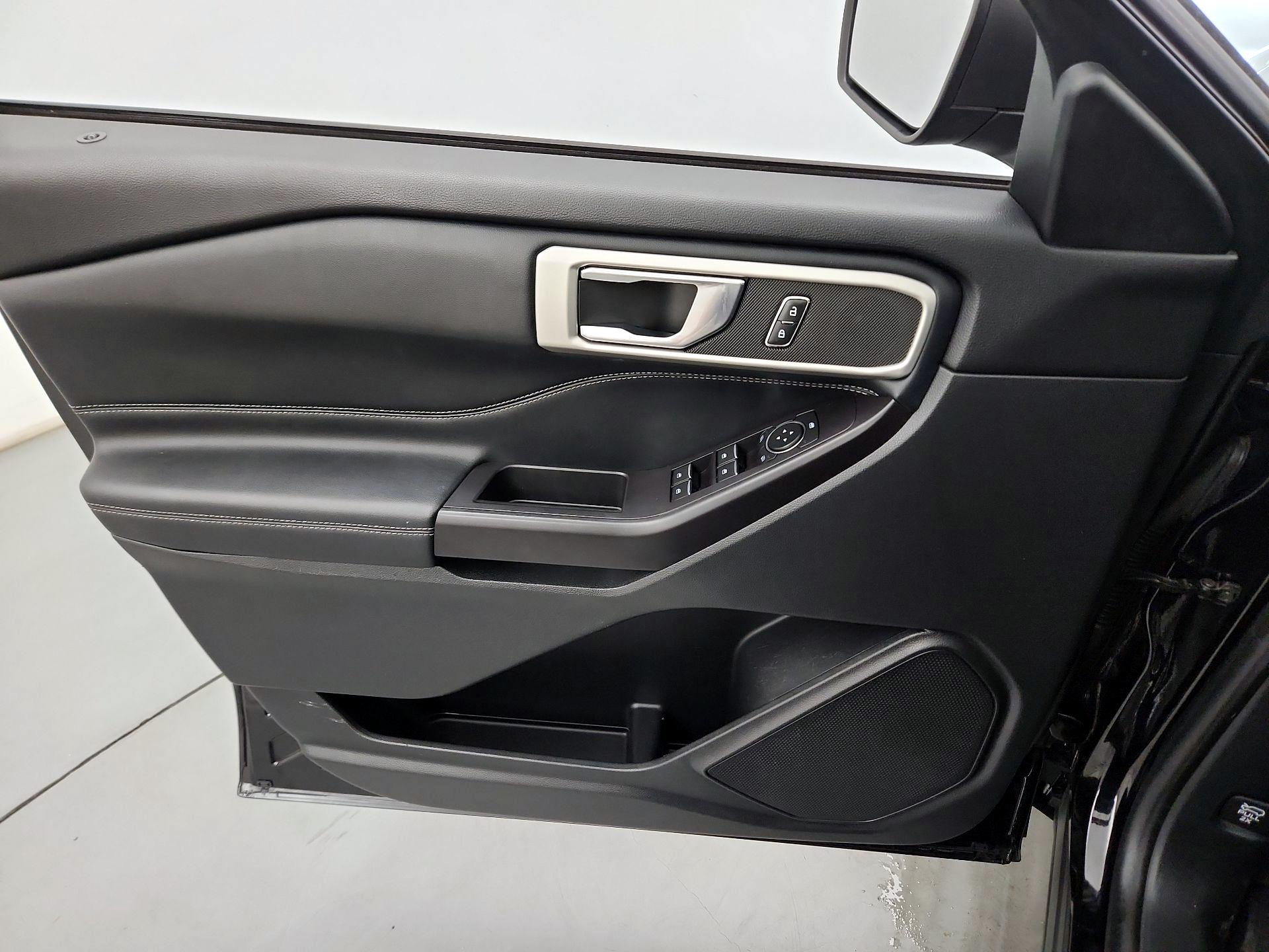 Thumbnail: 2020 Ford Explorer - 12