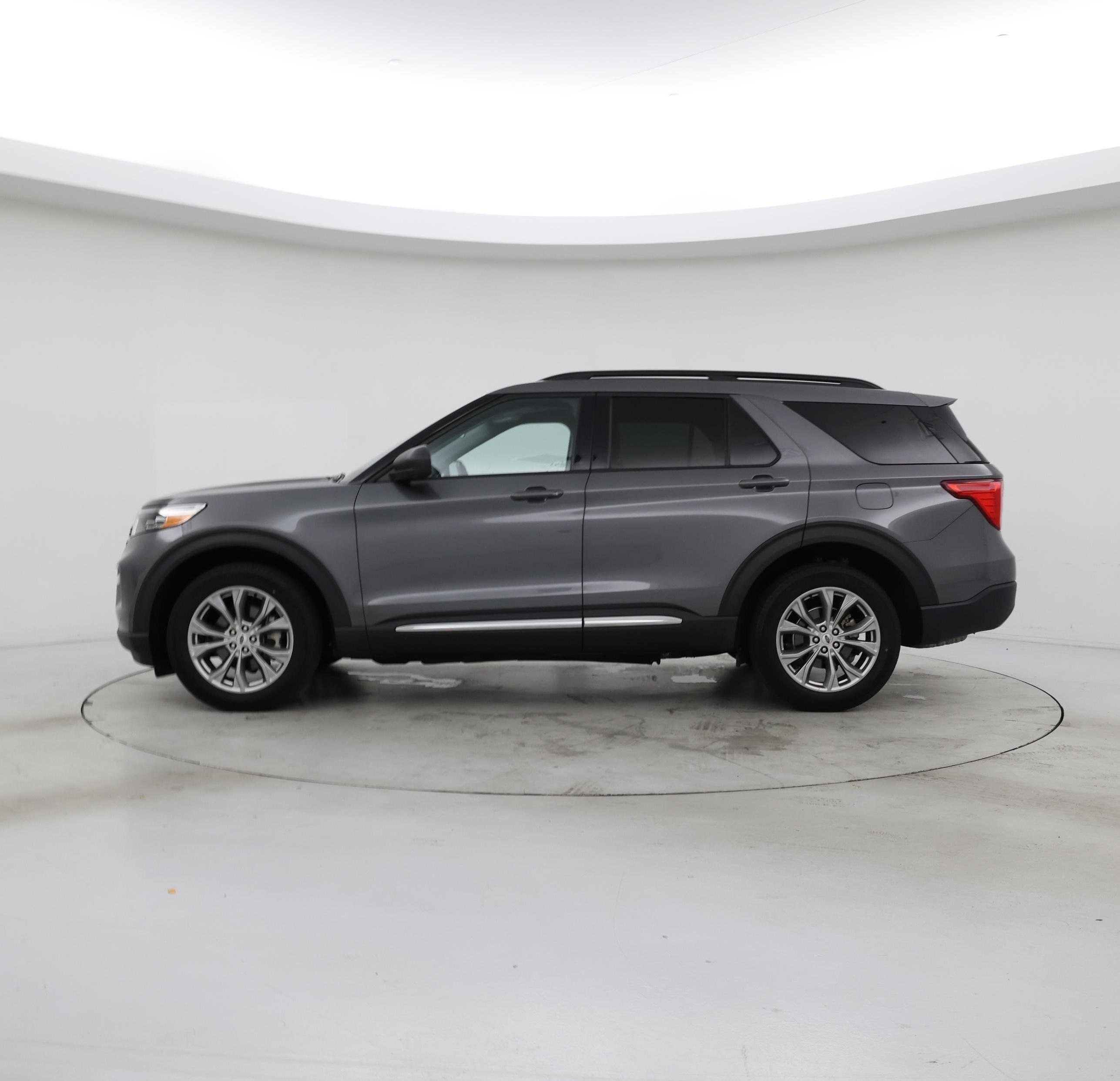 Thumbnail: 2022 Ford Explorer - 3