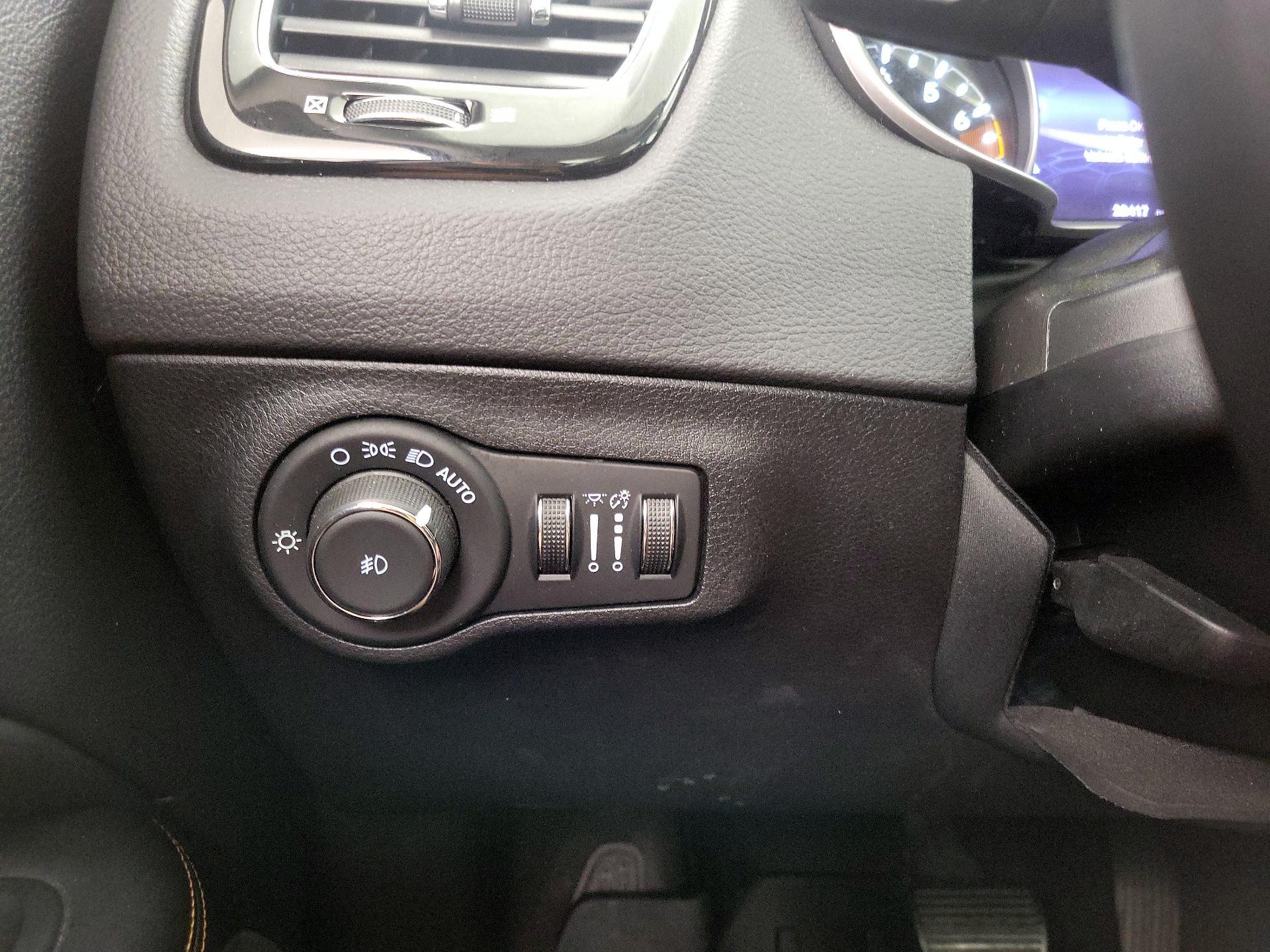 Thumbnail: 2021 Jeep Compass - 13
