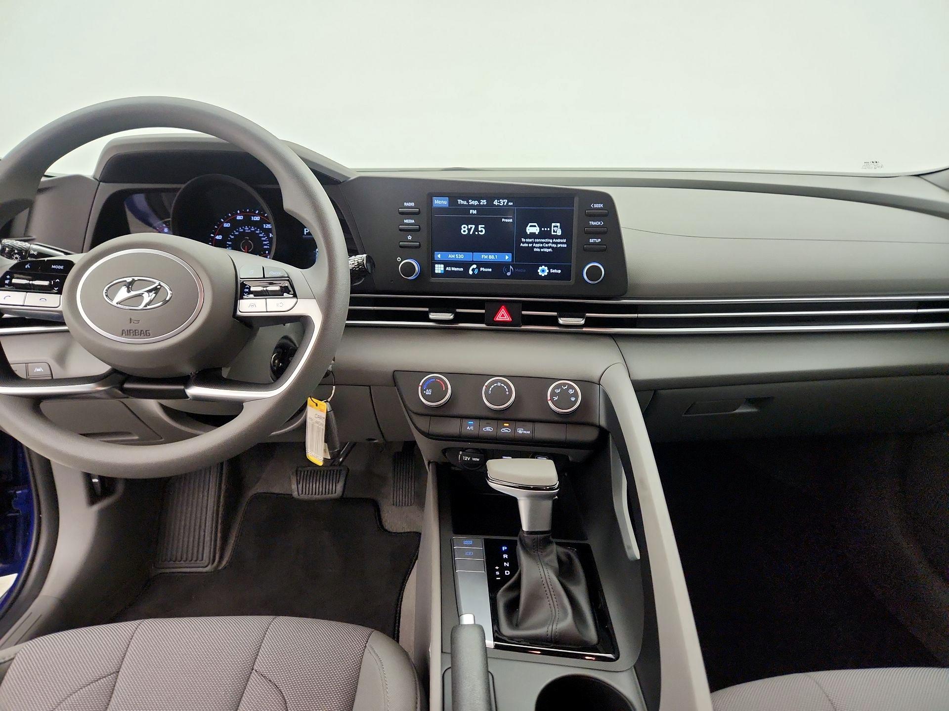 Thumbnail: 2022 Hyundai Elantra - 9