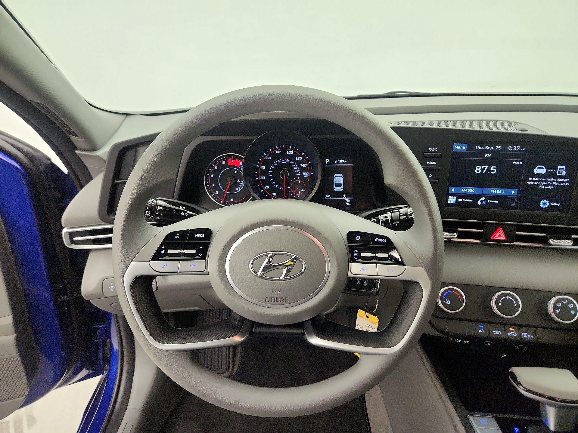 Thumbnail: 2022 Hyundai Elantra - 10