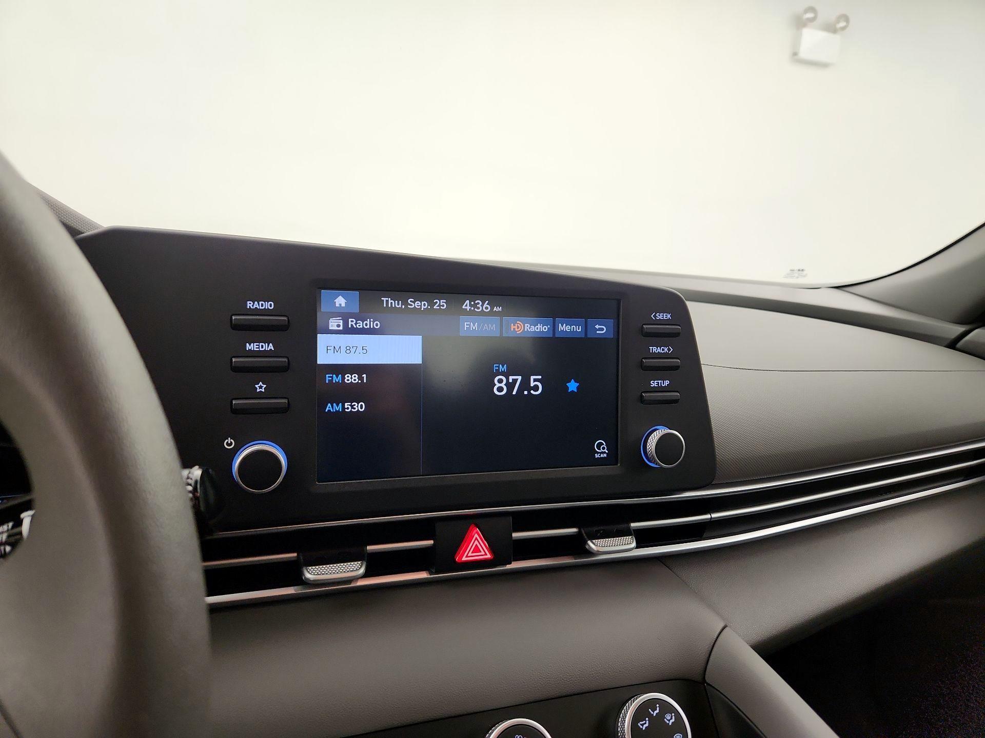 Thumbnail: 2022 Hyundai Elantra - 15