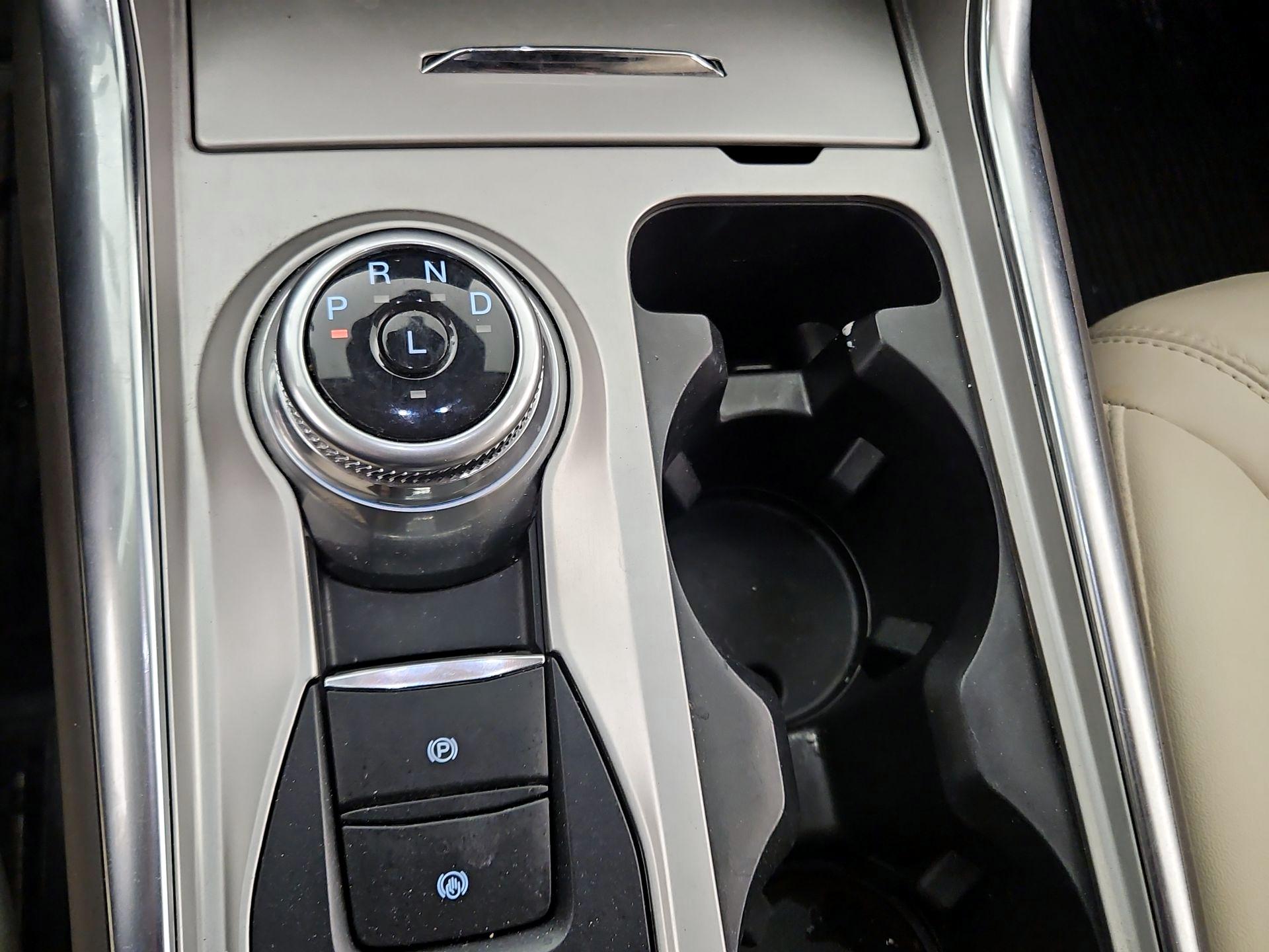 Thumbnail: 2022 Ford Explorer - 17