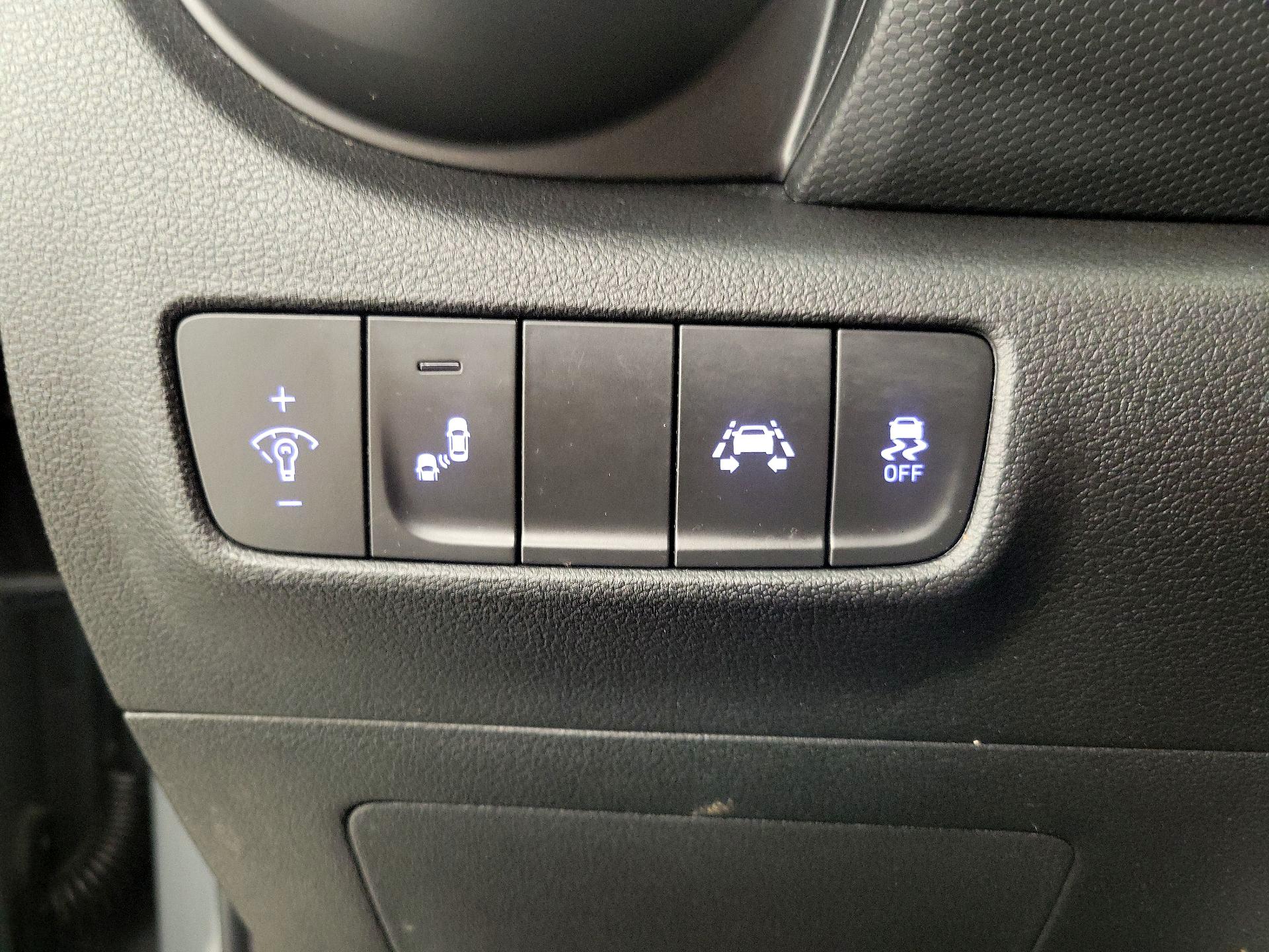 Thumbnail: 2021 Hyundai Kona - 13