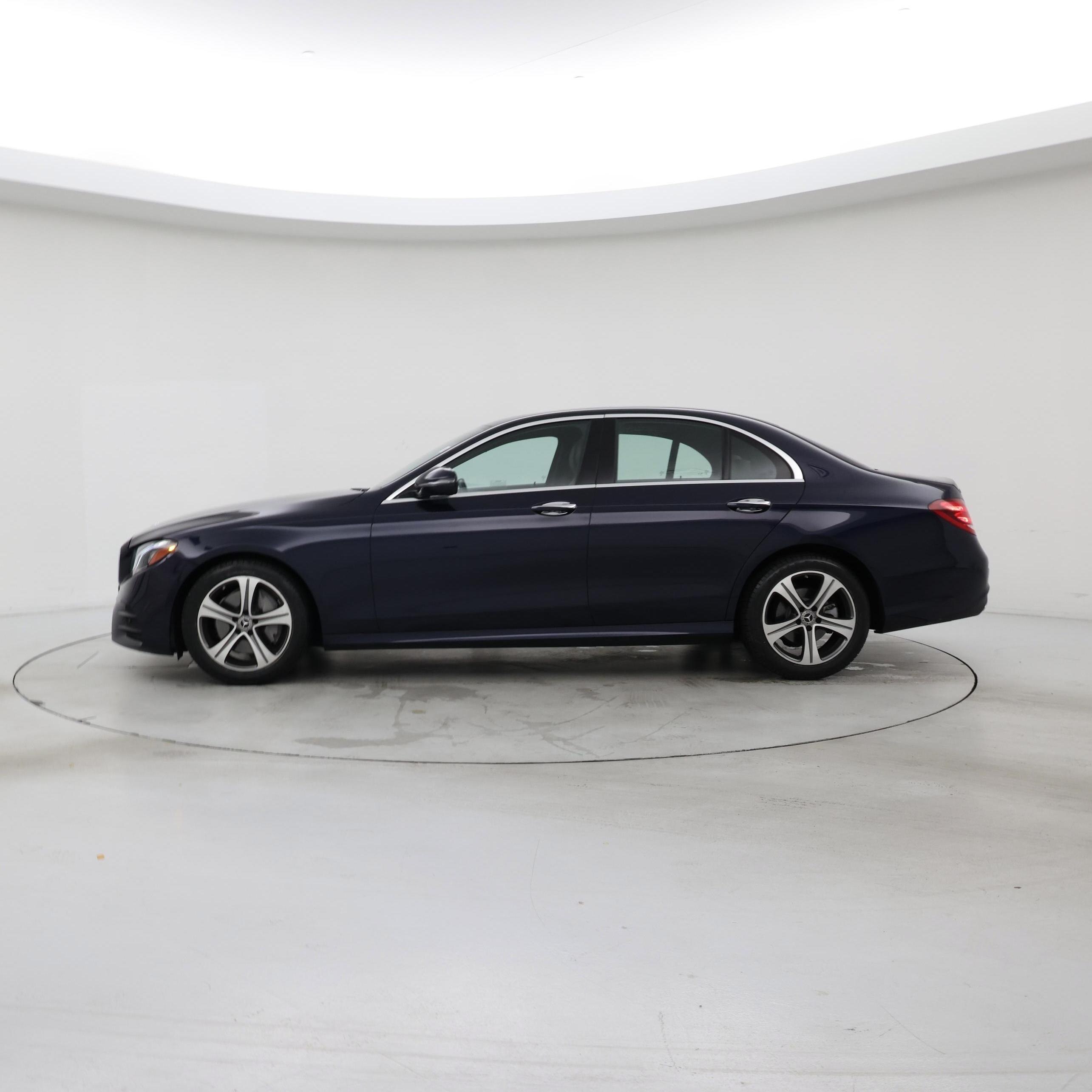 Thumbnail: 2020 Mercedes-Benz E-Class - 3