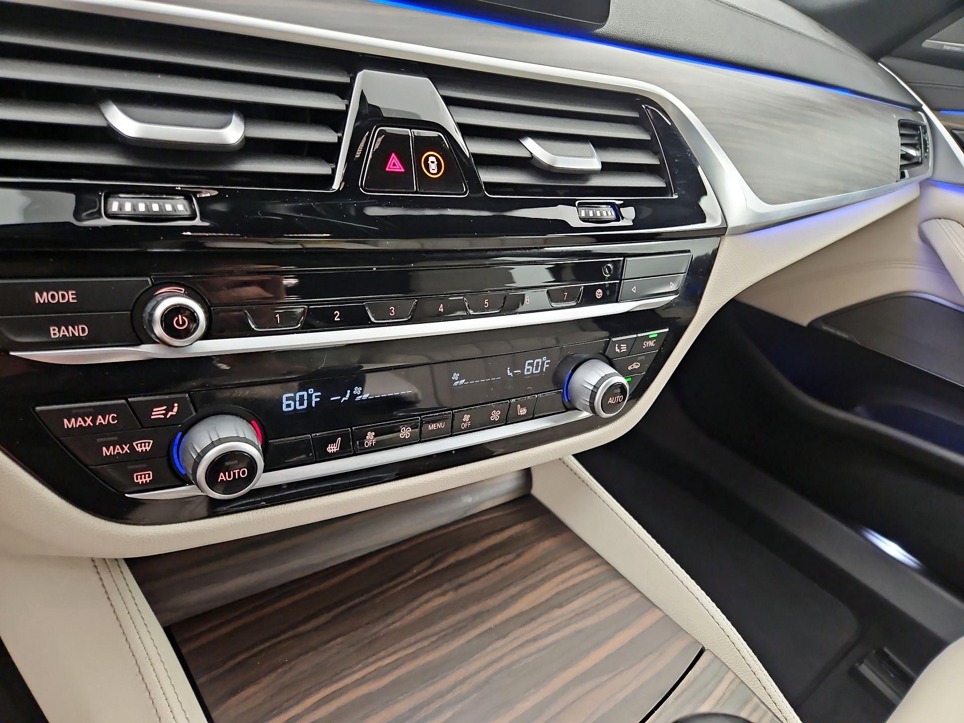 Thumbnail: 2020 BMW 5 Series - 16