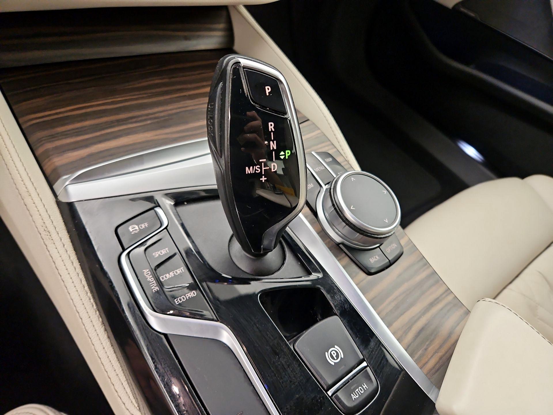 Thumbnail: 2020 BMW 5 Series - 17